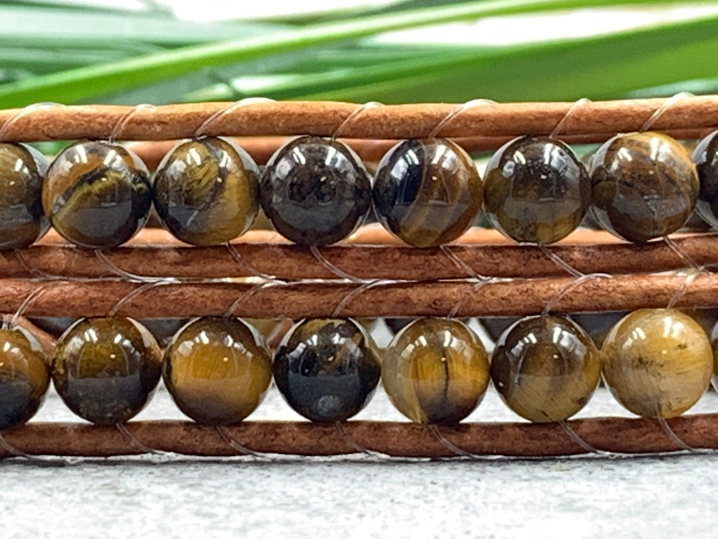 Wickelarmband Tigerauge echter Naturstein und Leder - gewickeltes Perleanarmband - Bohostil - Edelstein nach Wunsch