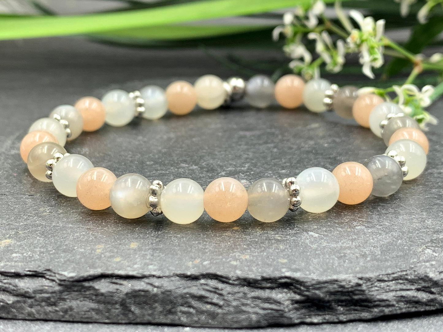 Armband Mondstein verschiedene Varianten mit Lebensbaum - Daisyperle echt Platiniert - Weiblichkeit Selbstliebe esoterisches Perlenarmband