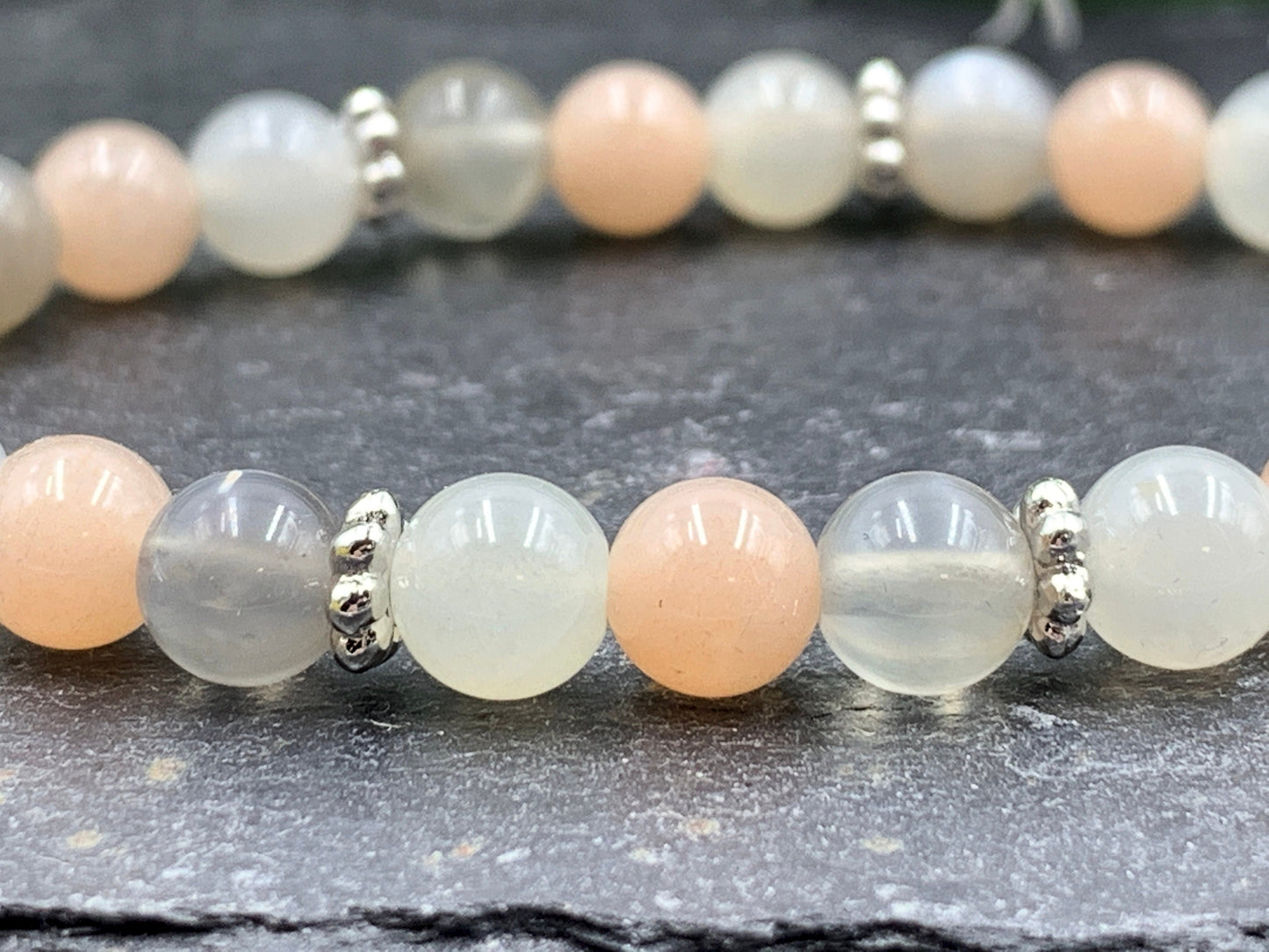 Armband Mondstein verschiedene Varianten mit Lebensbaum - Daisyperle echt Platiniert - Weiblichkeit Selbstliebe esoterisches Perlenarmband