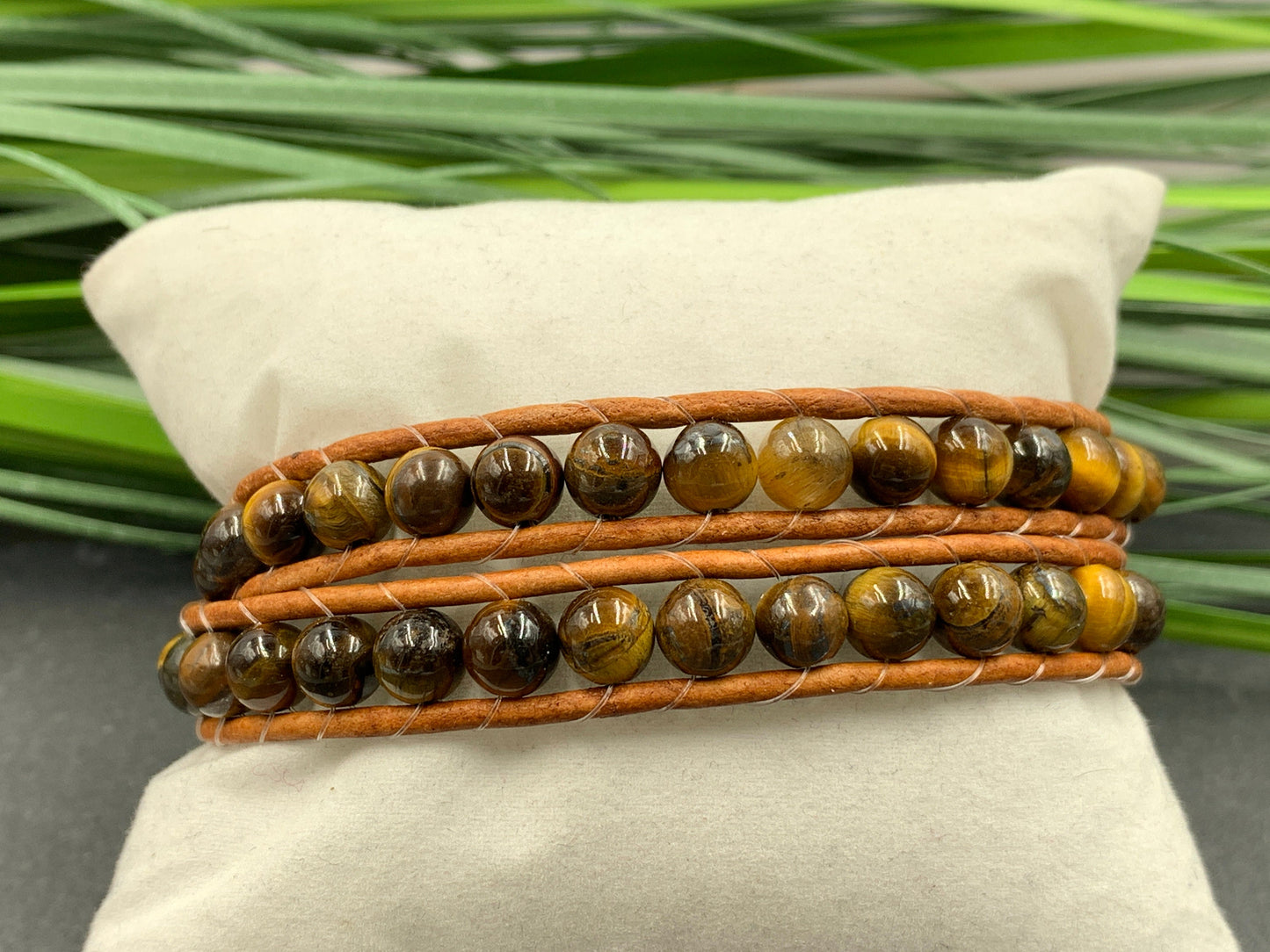 Wickelarmband Tigerauge echter Naturstein und Leder - gewickeltes Perleanarmband - Bohostil - Edelstein nach Wunsch