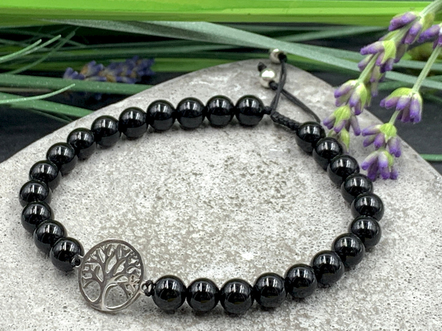 Makramee Armband Lebensbaum schwarzer Turmalin - Geburtsstein Oktober - Perlenarmband Schutzstein - Geschenk Liebe Glück Kraft - anpassbar