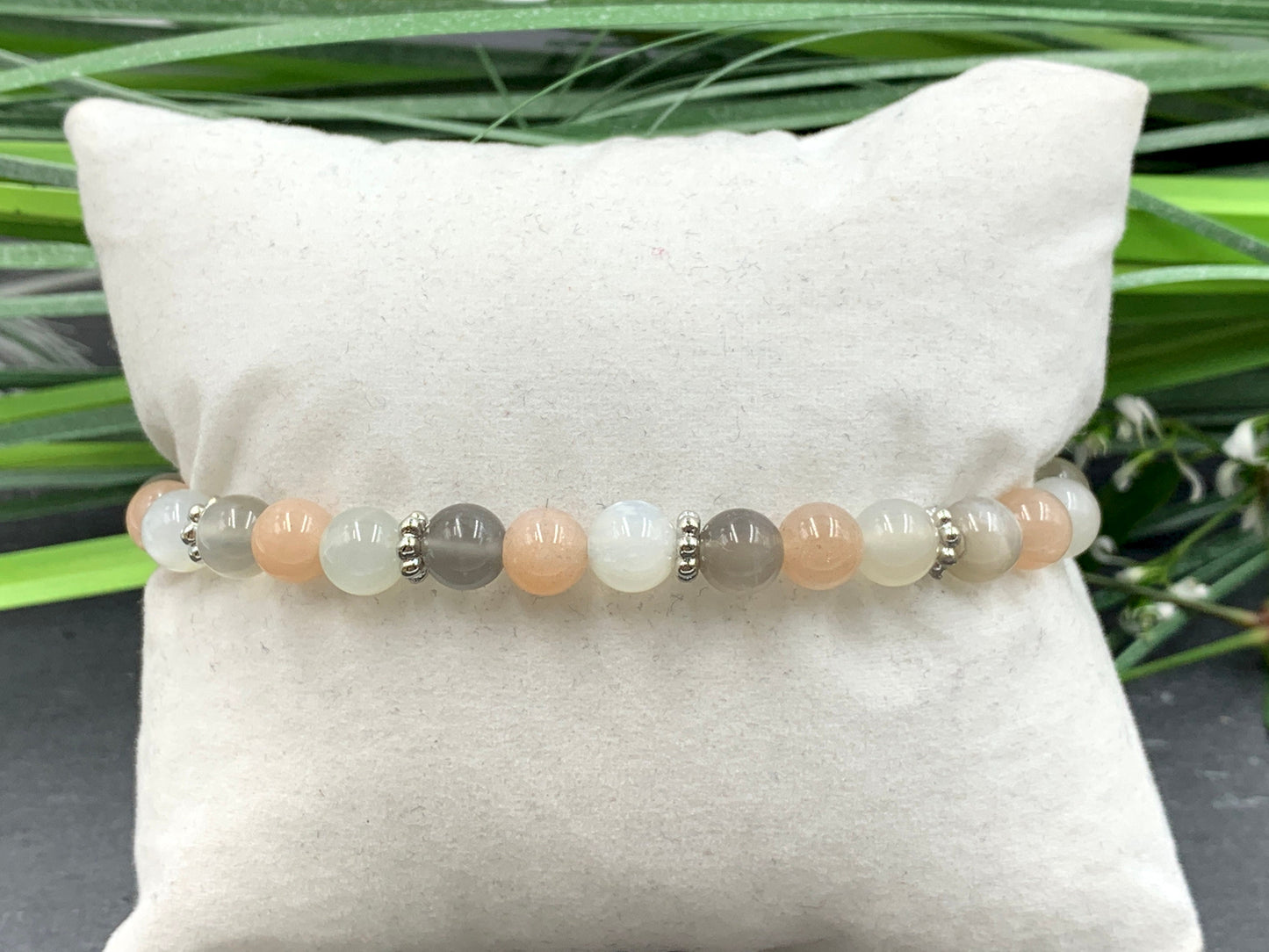 Armband Mondstein verschiedene Varianten mit Lebensbaum - Daisyperle echt Platiniert - Weiblichkeit Selbstliebe esoterisches Perlenarmband