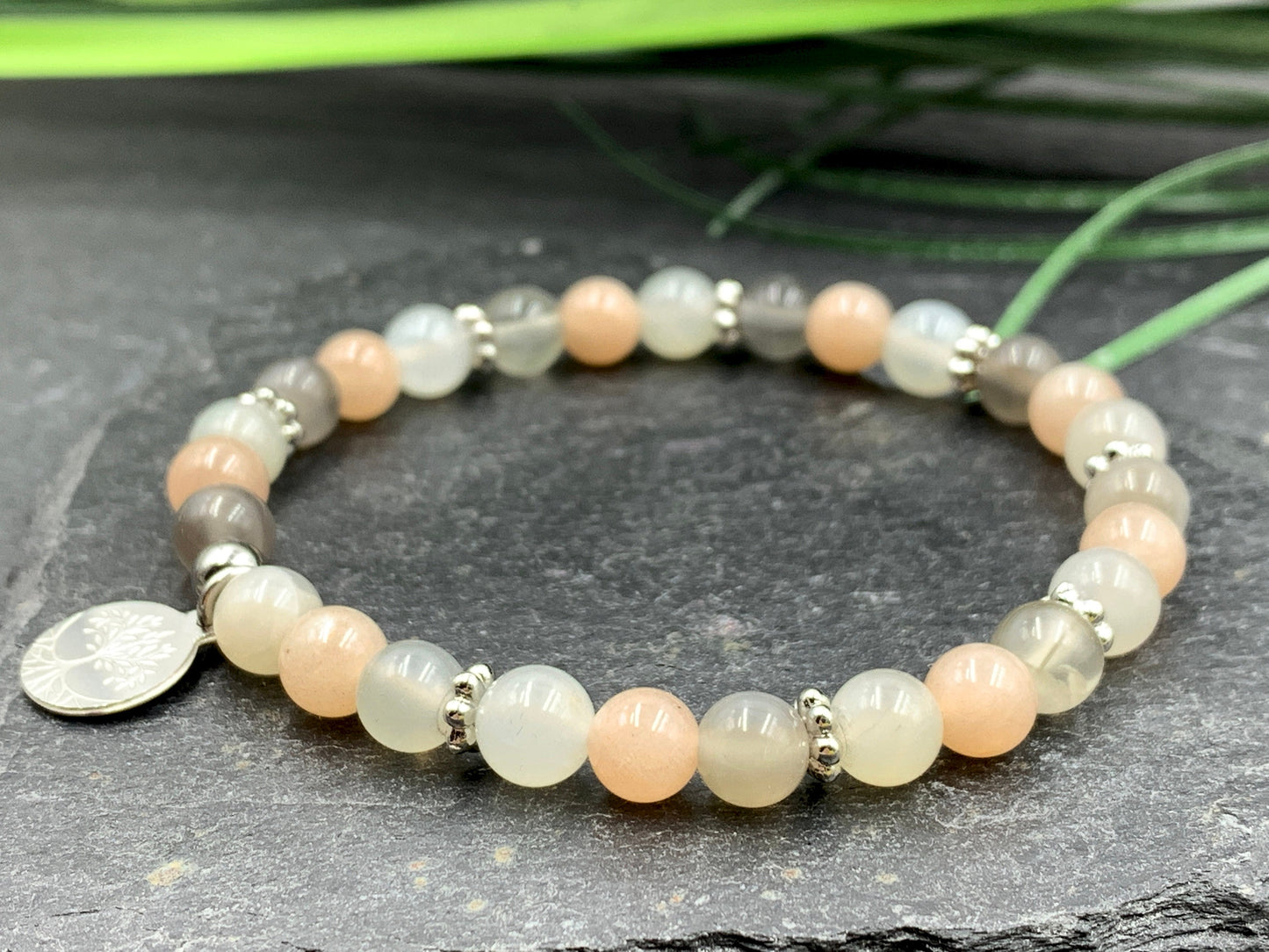 Armband Mondstein verschiedene Varianten mit Lebensbaum - Daisyperle echt Platiniert - Weiblichkeit Selbstliebe esoterisches Perlenarmband