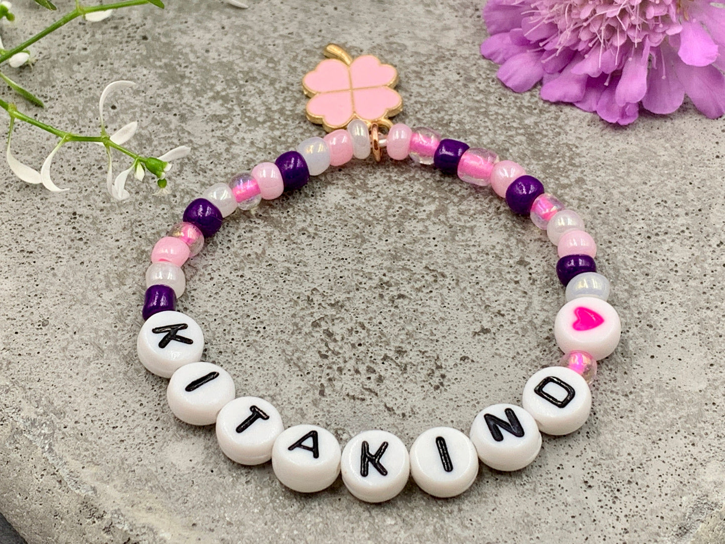 Armband Kitakind Rosa Pink Rocailles Glasperlen - Glücksbringer Perlenarmband Mädchen Geschenk erster Tag Kindergarten - viele Farben