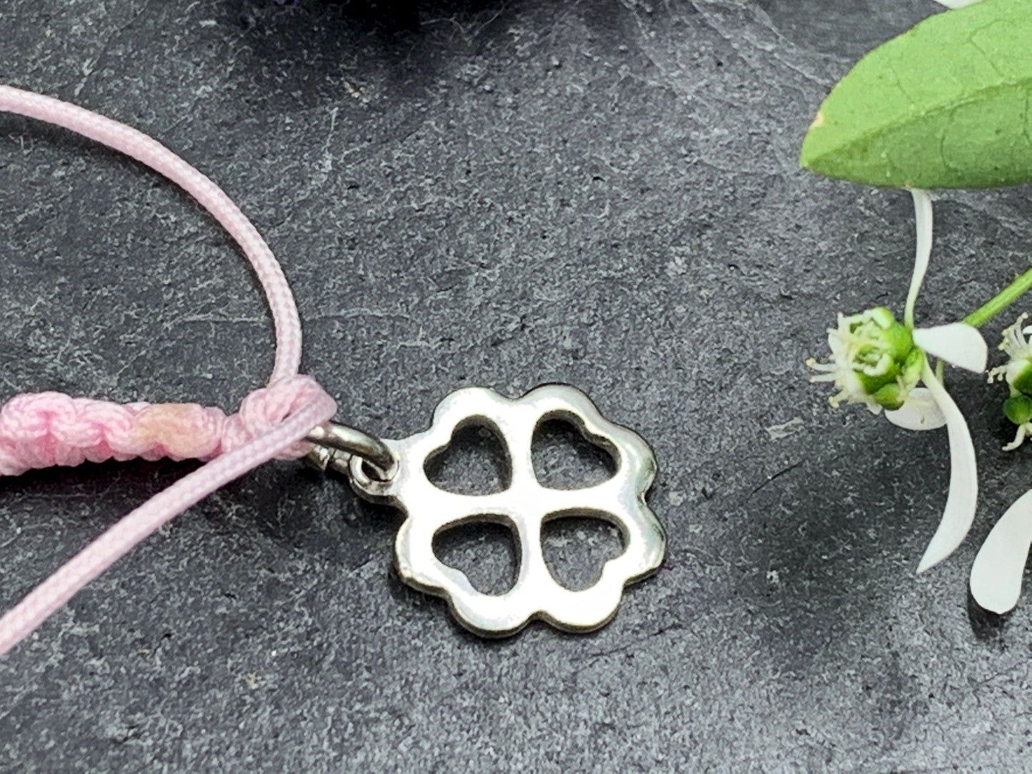 Armband Makramee Emilia Rosa Perlen Edelstahl Größe einstellbar - Geschenk Mädchen Kinderarmband Namensarmband Lieblingsmensch viele Farben