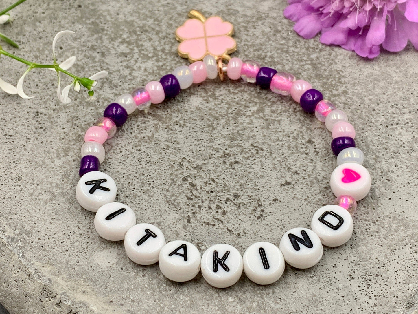 Armband Kitakind Rosa Pink Rocailles Glasperlen - Glücksbringer Perlenarmband Mädchen Geschenk erster Tag Kindergarten - viele Farben