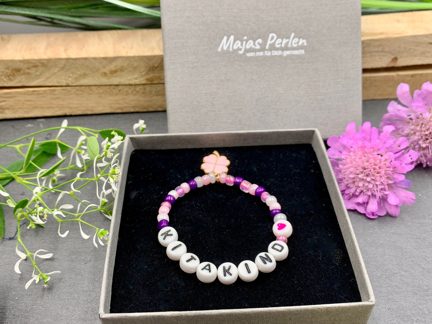 Armband Kitakind Rosa Pink Rocailles Glasperlen - Glücksbringer Perlenarmband Mädchen Geschenk erster Tag Kindergarten - viele Farben