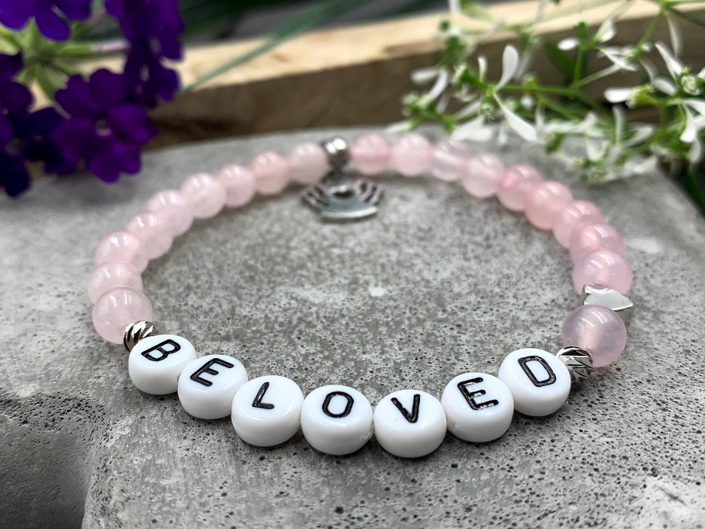 Armband Rosenquarz beloved - Herzen Platiniert - Geschenk Liebe Freundschaft Glück Lieblingsmensch - Wunschedelstein personalisierbar