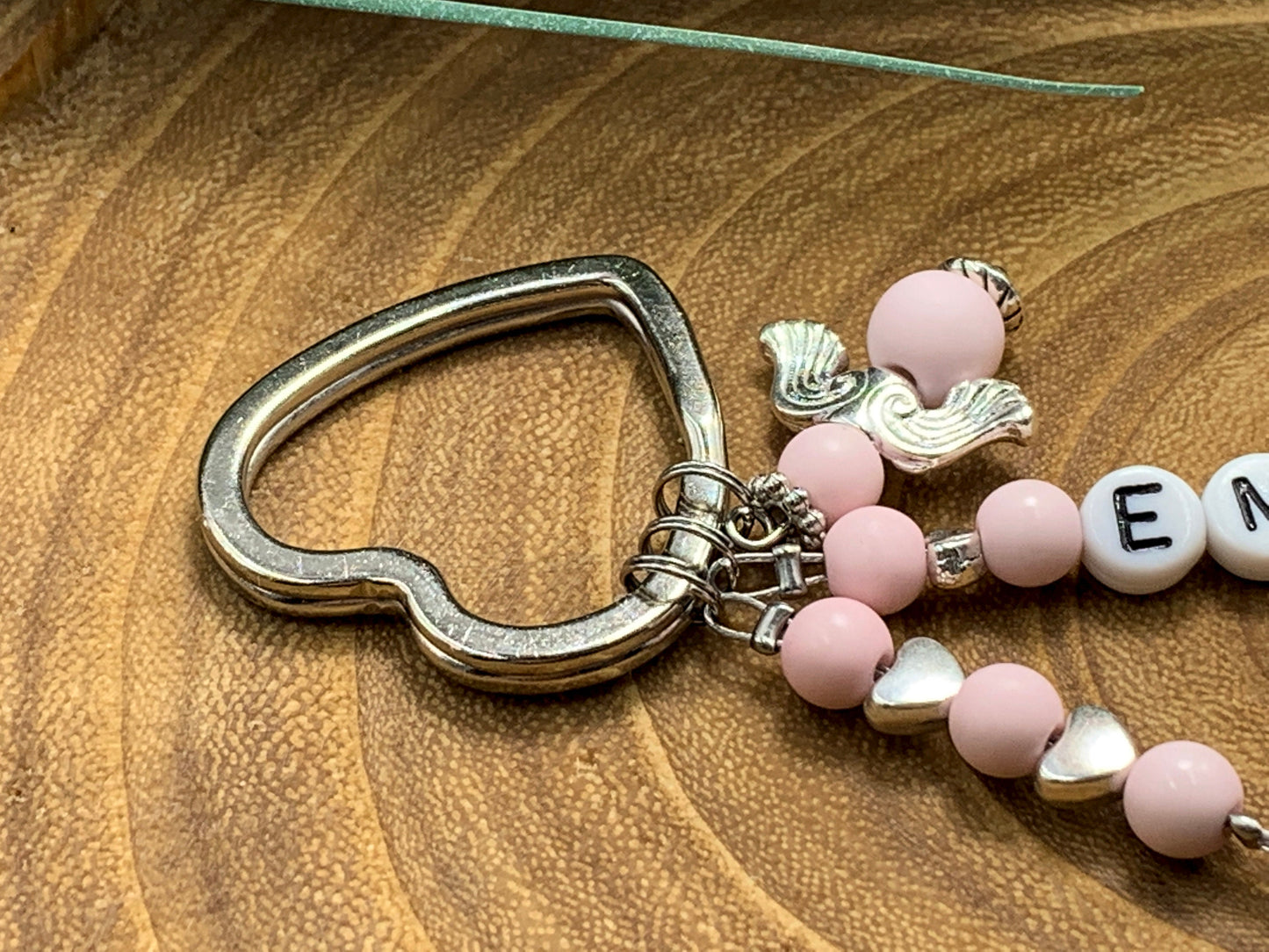 Schlüsselanhänger Name Emma Perlen Acryl Rosa - Geschenk Mutter Großmutter Geburt Taufe Liebe - personalisierbar - echte Edelsteine möglich