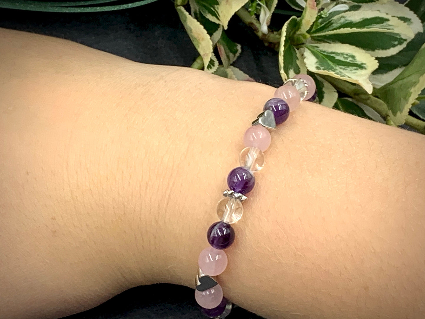 Armband Mix Amethyst Bergkristall Rosenquarz mit Herzen echt platiniert - spirituelles Armband Innere Ruhe Herzchakra Liebe Energie