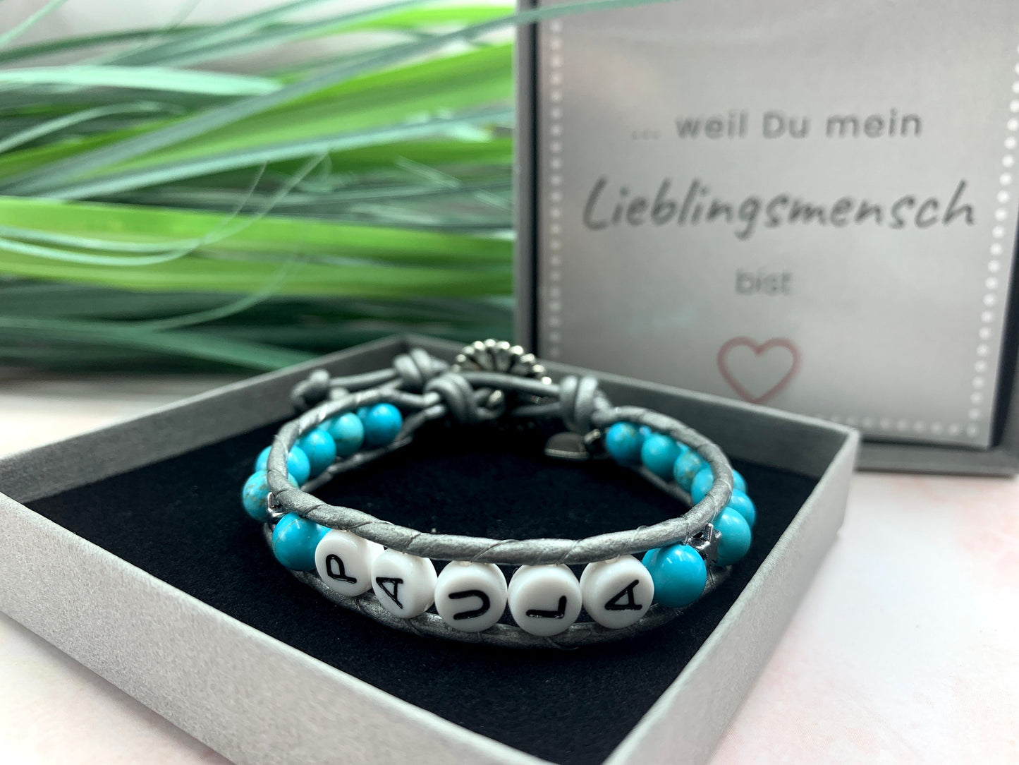 Bohoarmband Paula Türkise und Leder - Armband gewickelt mit Name - Geschenk Mädchen Perlenarmband Kinder - Wunschedelstein