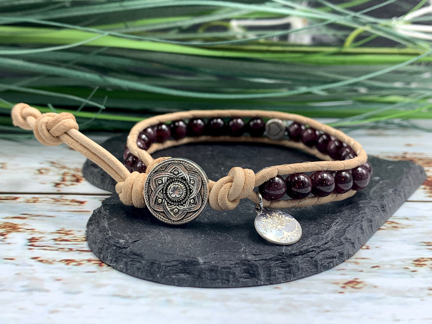 Perlenarmband gewickelt Granat echter Naturstein mit Leder - Herz DQ - Wickelarmband Bohostil - Geschenk Geburtstag Liebe Freundin