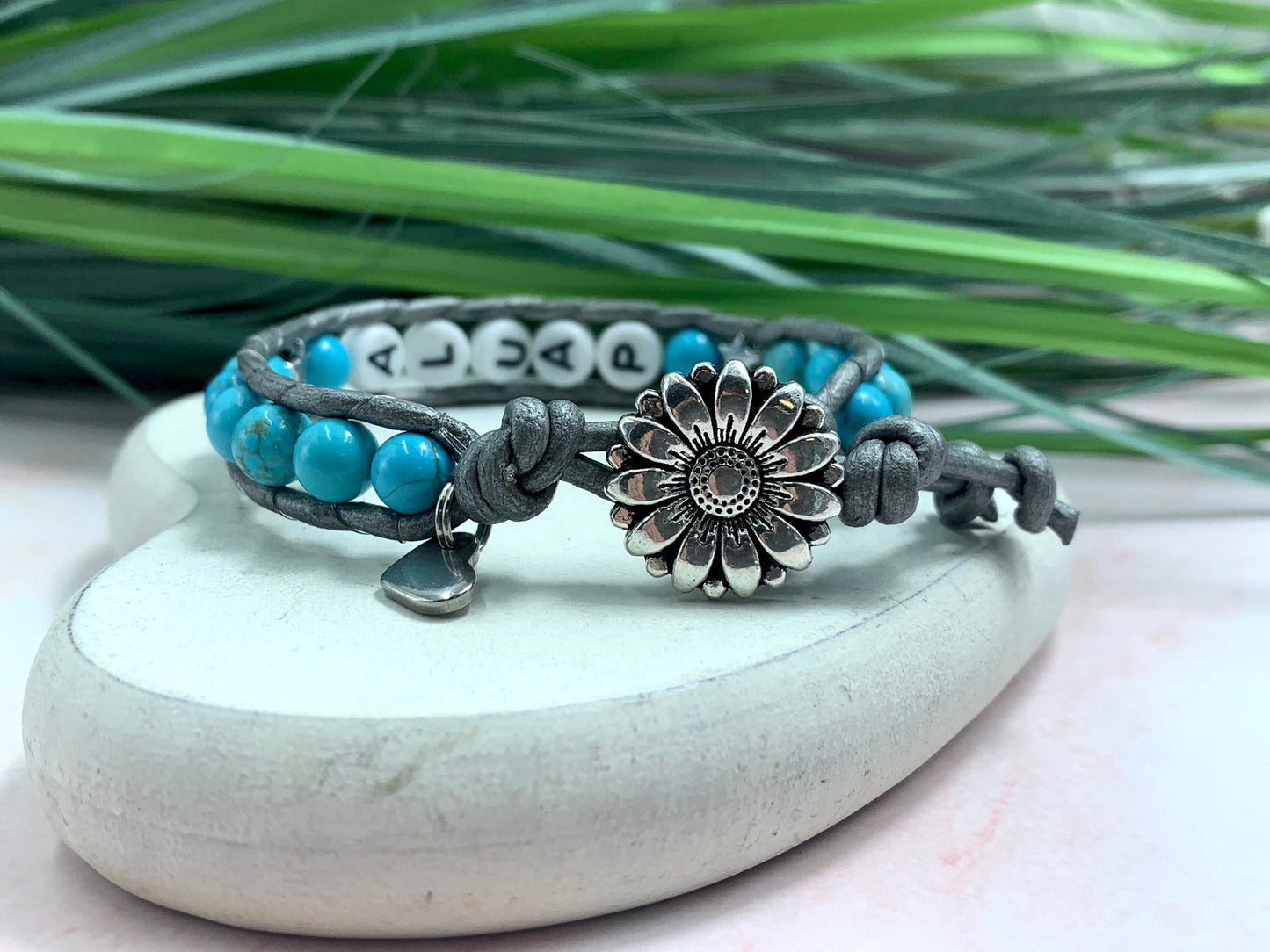 Bohoarmband Paula Türkise und Leder - Armband gewickelt mit Name - Geschenk Mädchen Perlenarmband Kinder - Wunschedelstein