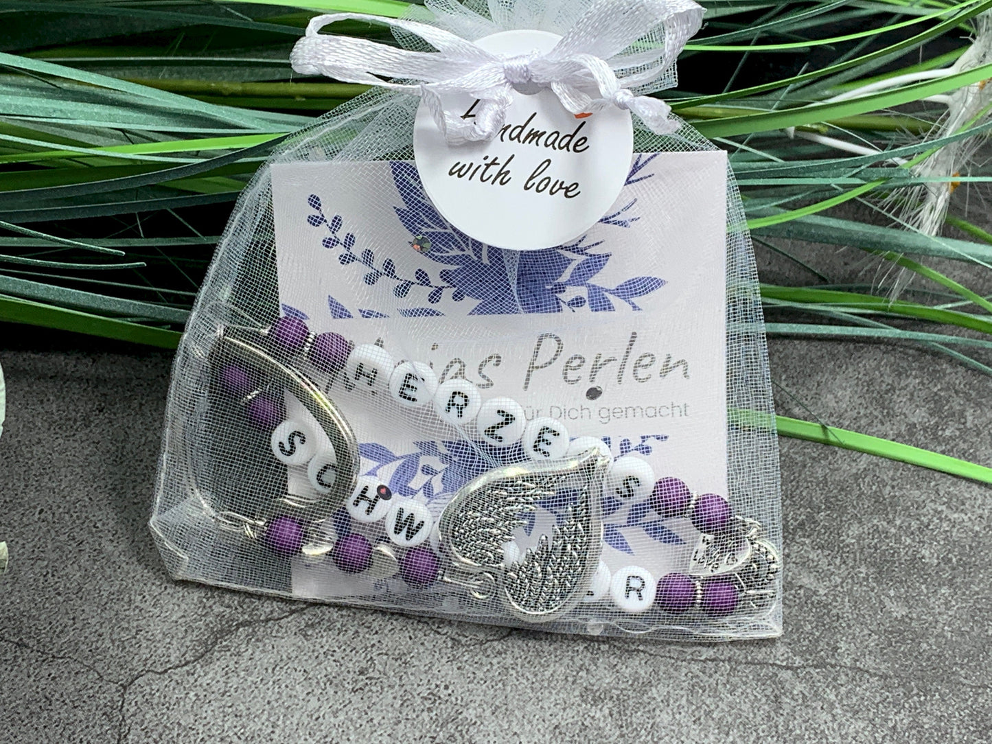 Schlüsselanhänger Herzensschwester - Perlen Acryl Purple - Geschenk Lieblingsmensch beste Freundin - personalisierbar - Edelsteine möglich