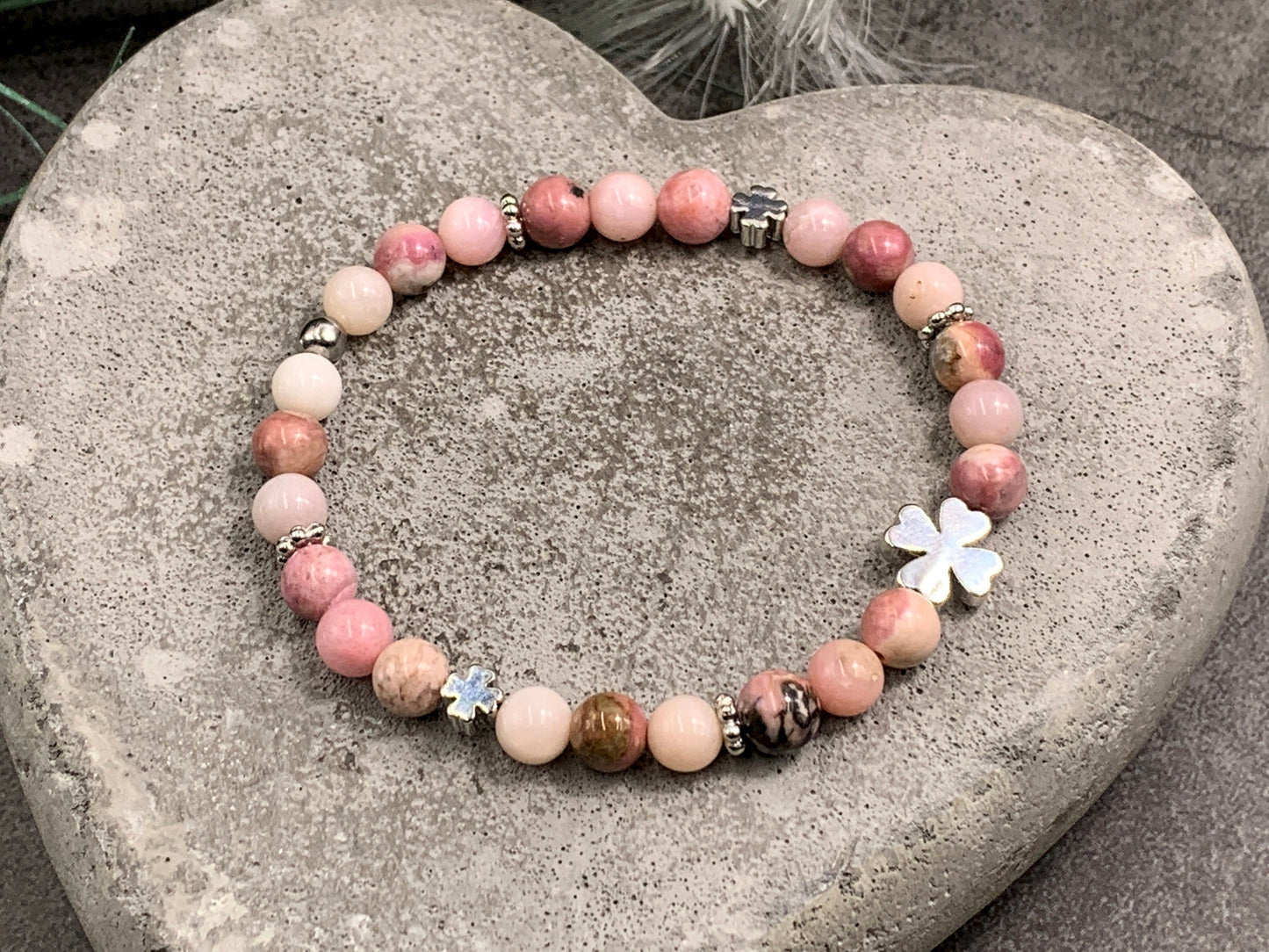 Glücksarmband Rhodonit Kleeperlen Daisyperlen echt platiniert - Geschenk Liebe Mut Schutz Glück - Edelstein wählbar - Glücksarmband