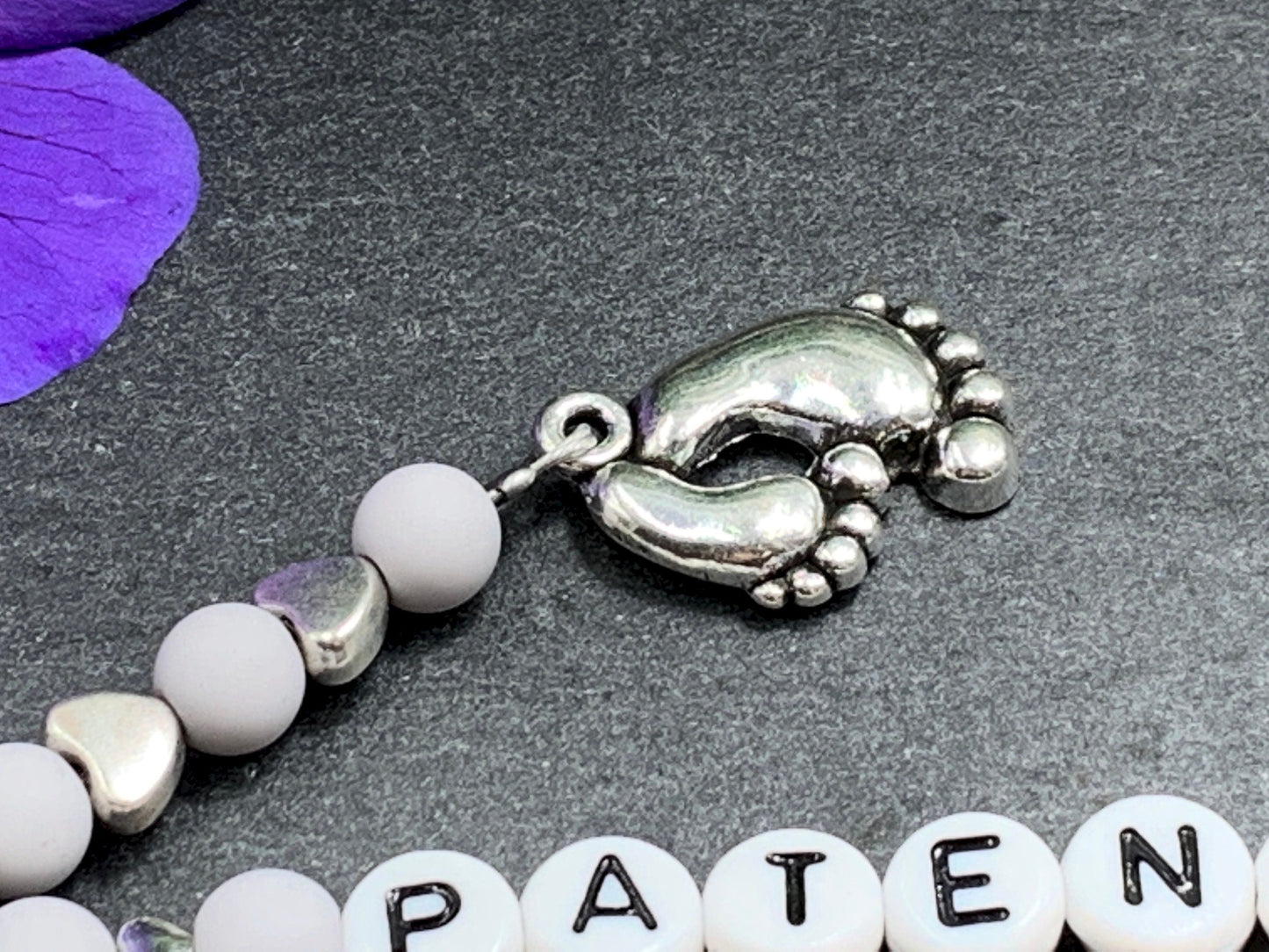 Schlüsselanhänger Patentante Grau - Acrylperlen oder Edelsteine - personalisierbar - Geschenk für Pate Taufgeschenk Patin - Wunschfarbe