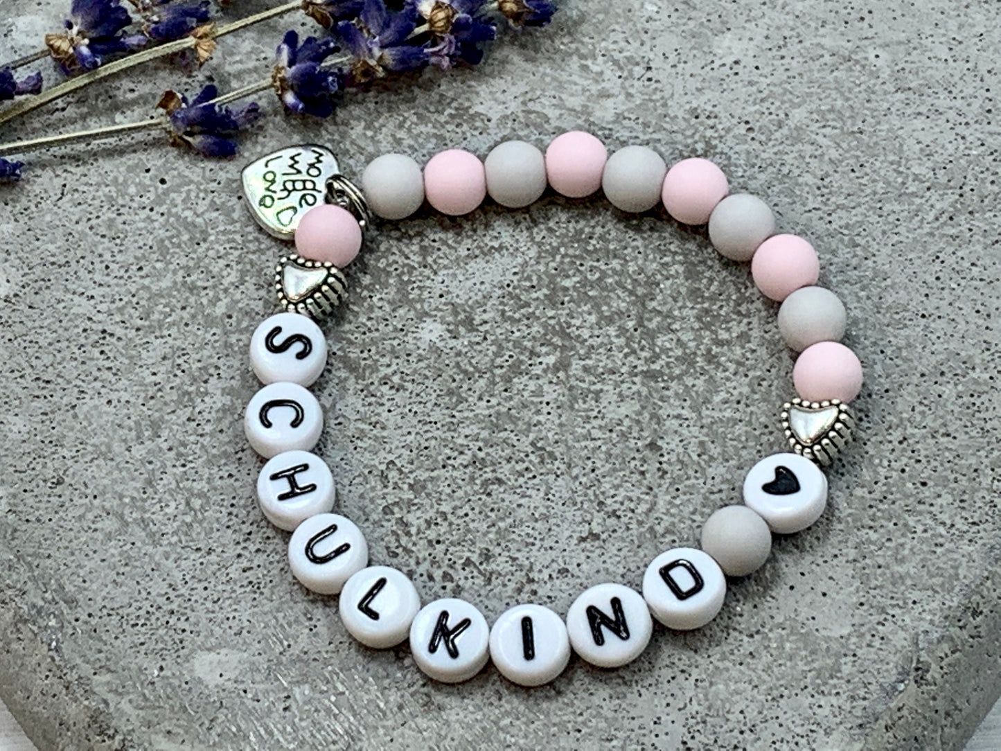 Armband Schulkind Mädchen Hellgrau Rosa Acryl - Geschenk Einschulung erster Schultag Glücksbringer Perlenarmband Mädchen - Wunschfarben