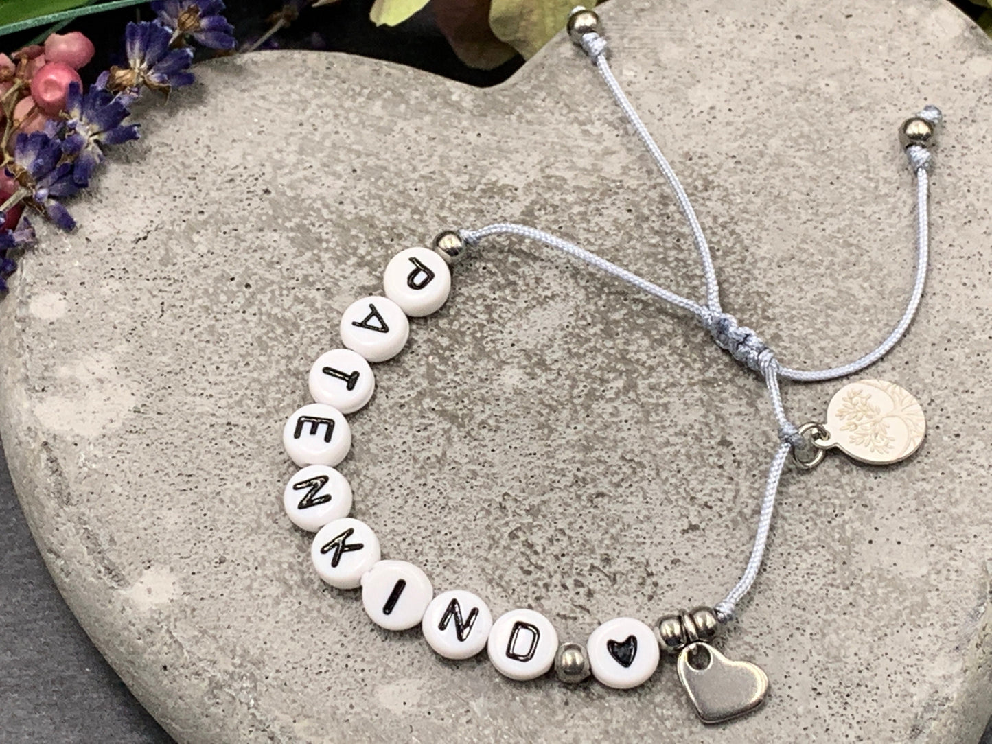 Armband Makramee Patenkind Silbergrau - Geschenk zur Taufe Taufgeschenk Patenschaft Erinnerungsarmband - Wunschfarbe personalisierbar