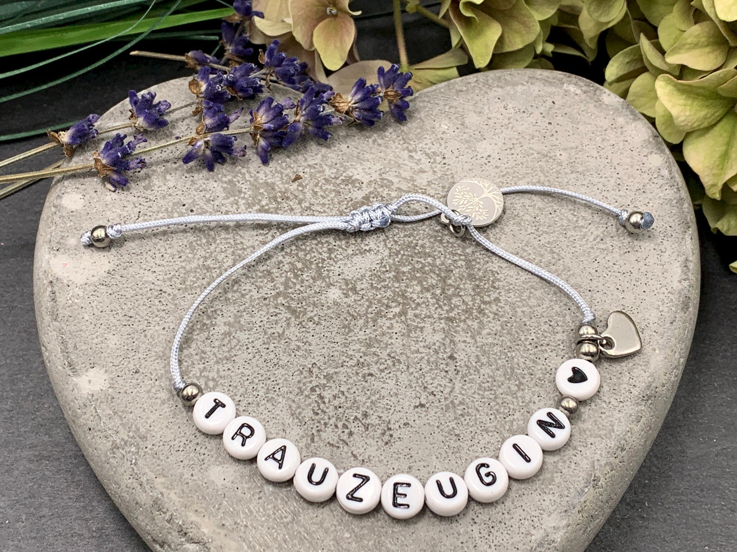 Armband Makramee Trauzeugin Silbergrau Perlen Edelstahl - Größe einstellbar - Geschenk JGA Andenken Hochzeit Brautjungfer - viele Farben