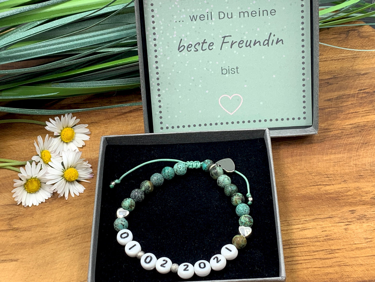 Perlenarmband Afrikanischer Türkis Makramee Herz platiniert - Wunschdatum Andenken an wichtiges Datum - Geschenk Geburt Hochzeit Liebe Glück