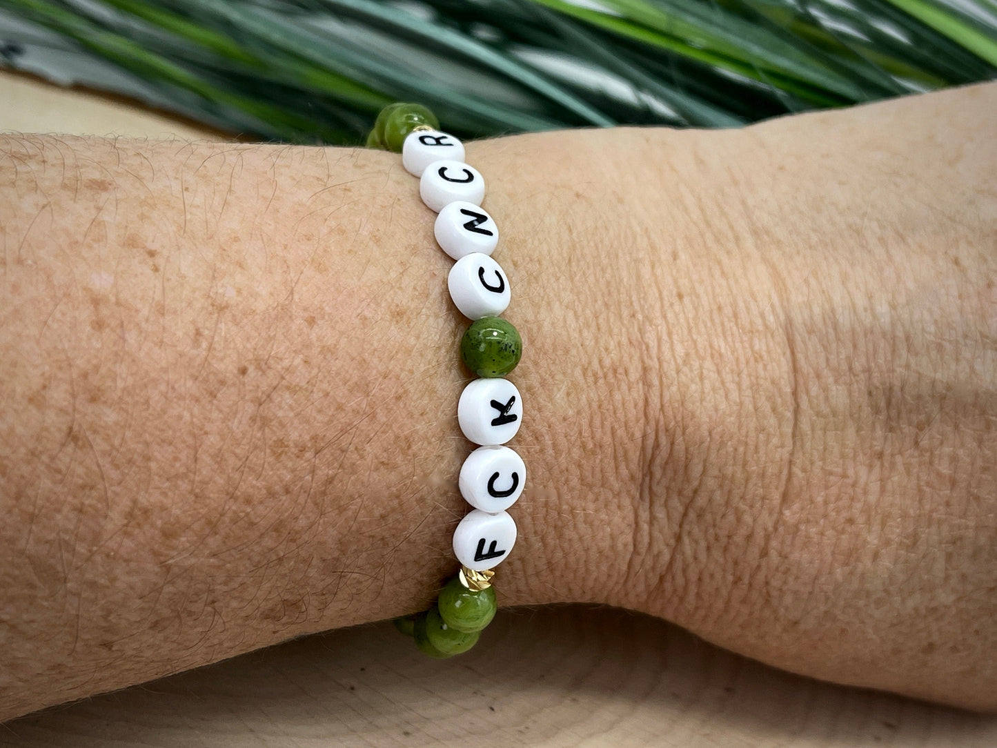 Armband Fuck Cancer Jade Perlen Gelbgold plated - Geschenk Diagnose Krebs Glücksbringer Perlenarmband Mutmach - viele Edelsteine