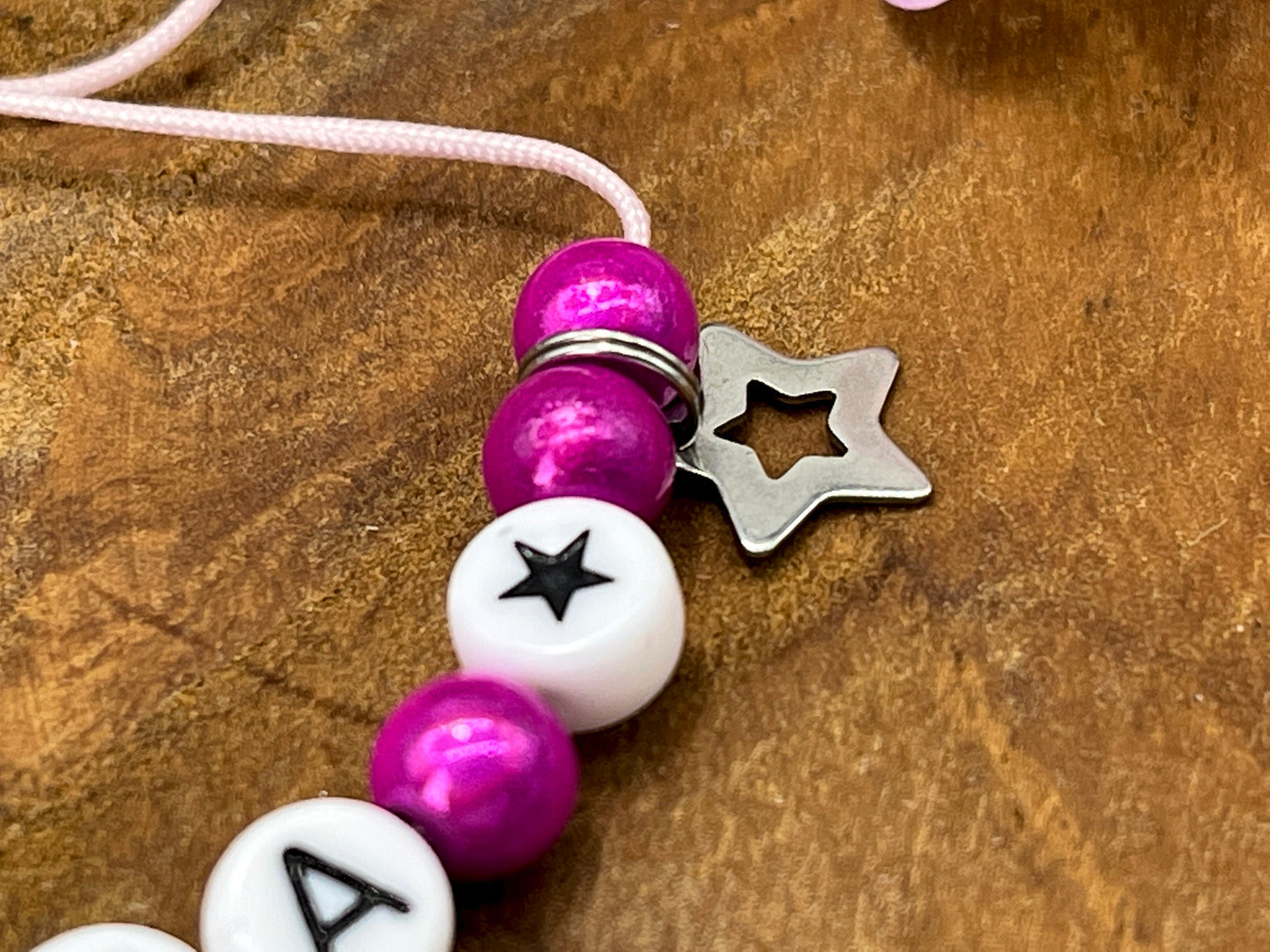 Armband Makramee mit Namen Miracleperlen Acryl - Kinderarmband mit Name Freundschaftsarmband Geschenk Mädchen Lieblingsmensch - Farbwahl