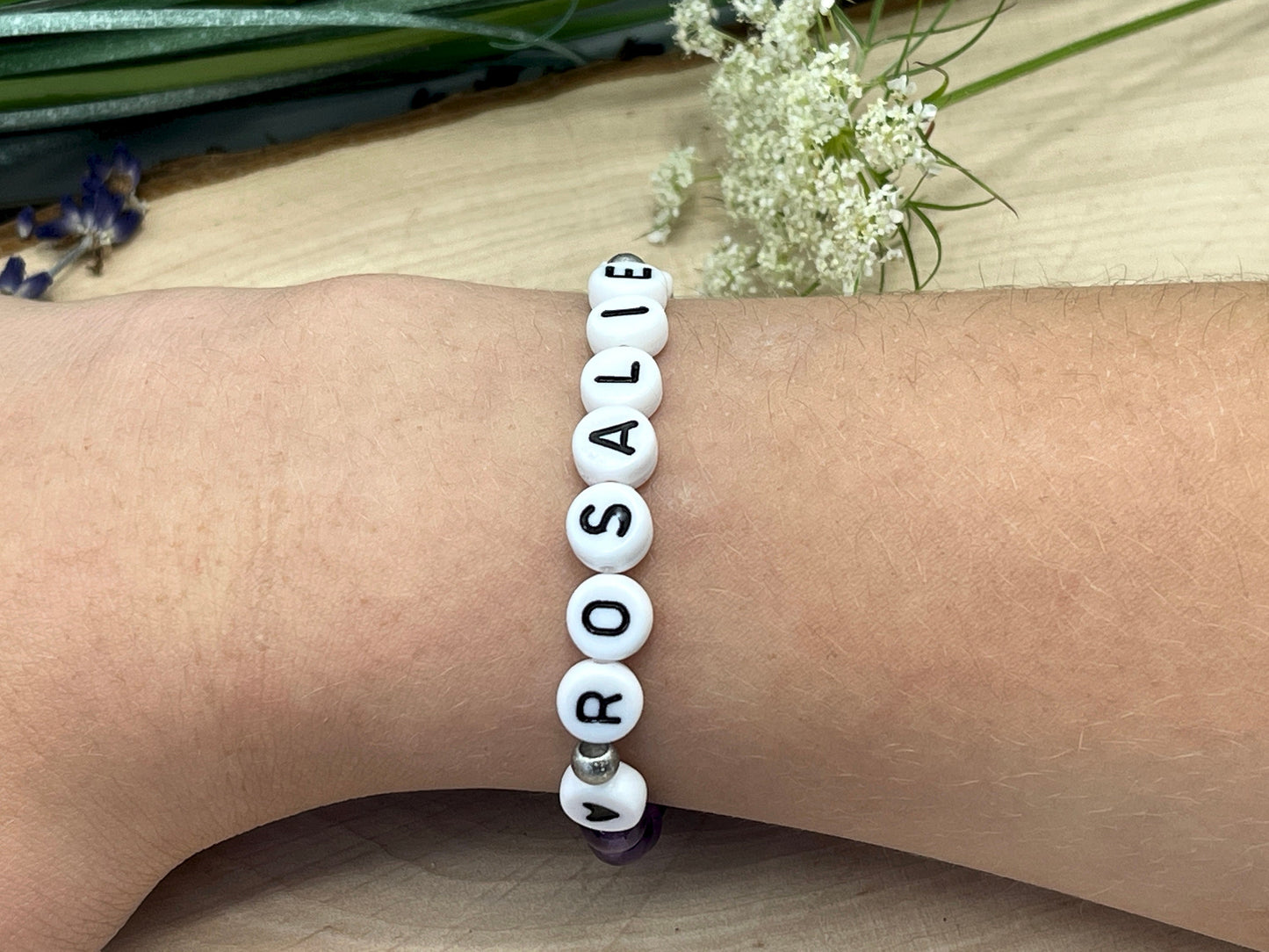 Perlenarmband Amethyst mit Name - Geschenk Mama Geburt Liebe Andenken Lieblingsmensch Kinderarmband - Wunschedelstein personalisierbar