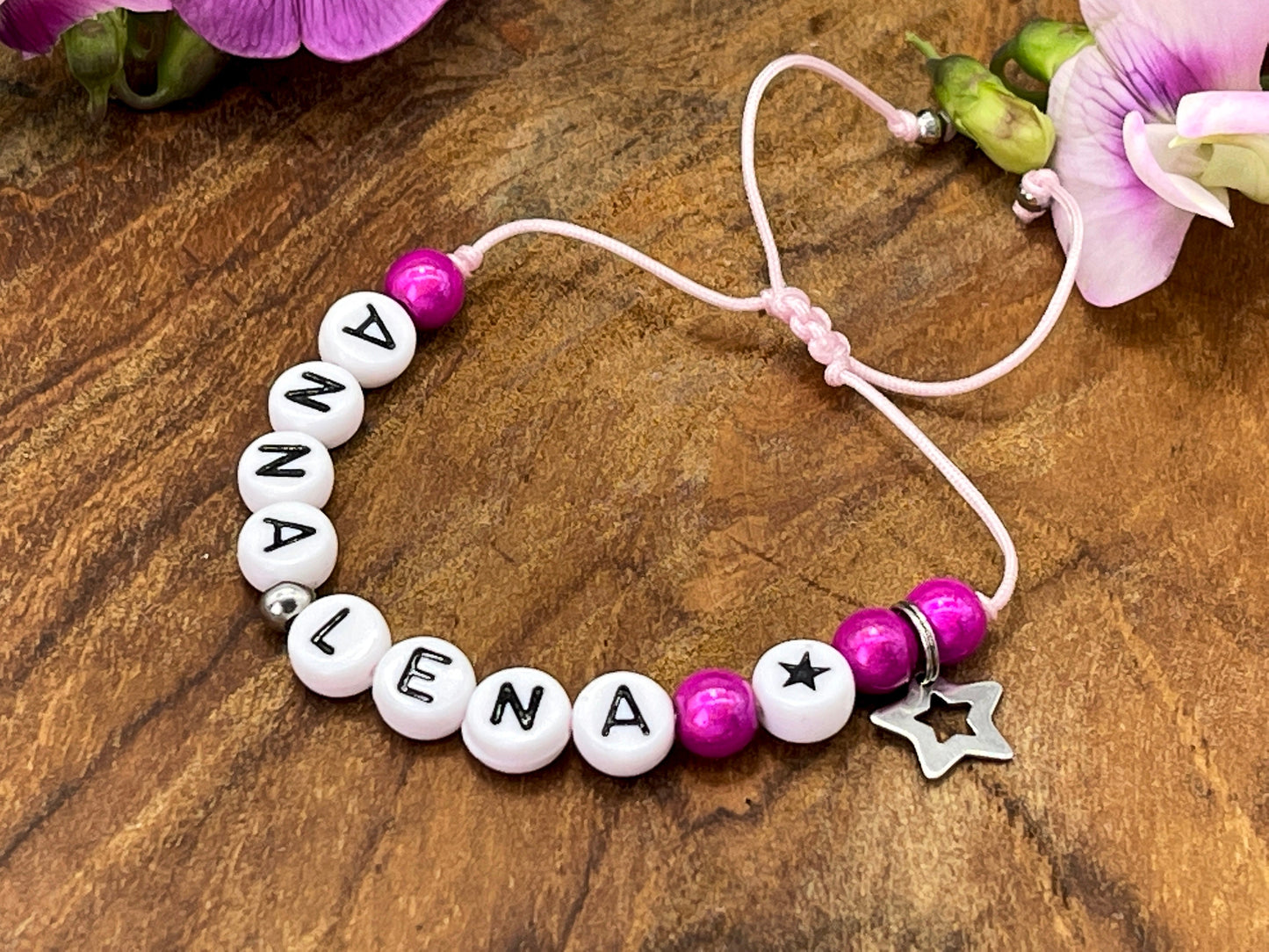 Armband Makramee mit Namen Miracleperlen Acryl - Kinderarmband mit Name Freundschaftsarmband Geschenk Mädchen Lieblingsmensch - Farbwahl