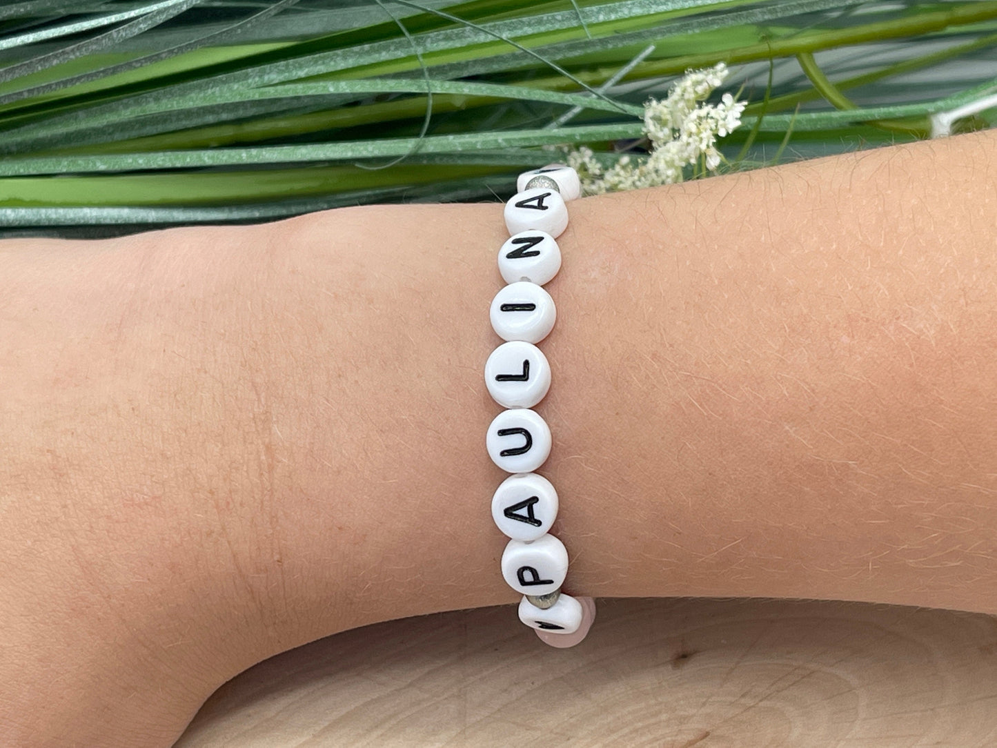 Perlenarmband Rosenquarz mit Name - Geschenk Mama Geburt Liebe Andenken Lieblingsmensch Mädchenarmband - Wunschedelstein personalisierbar