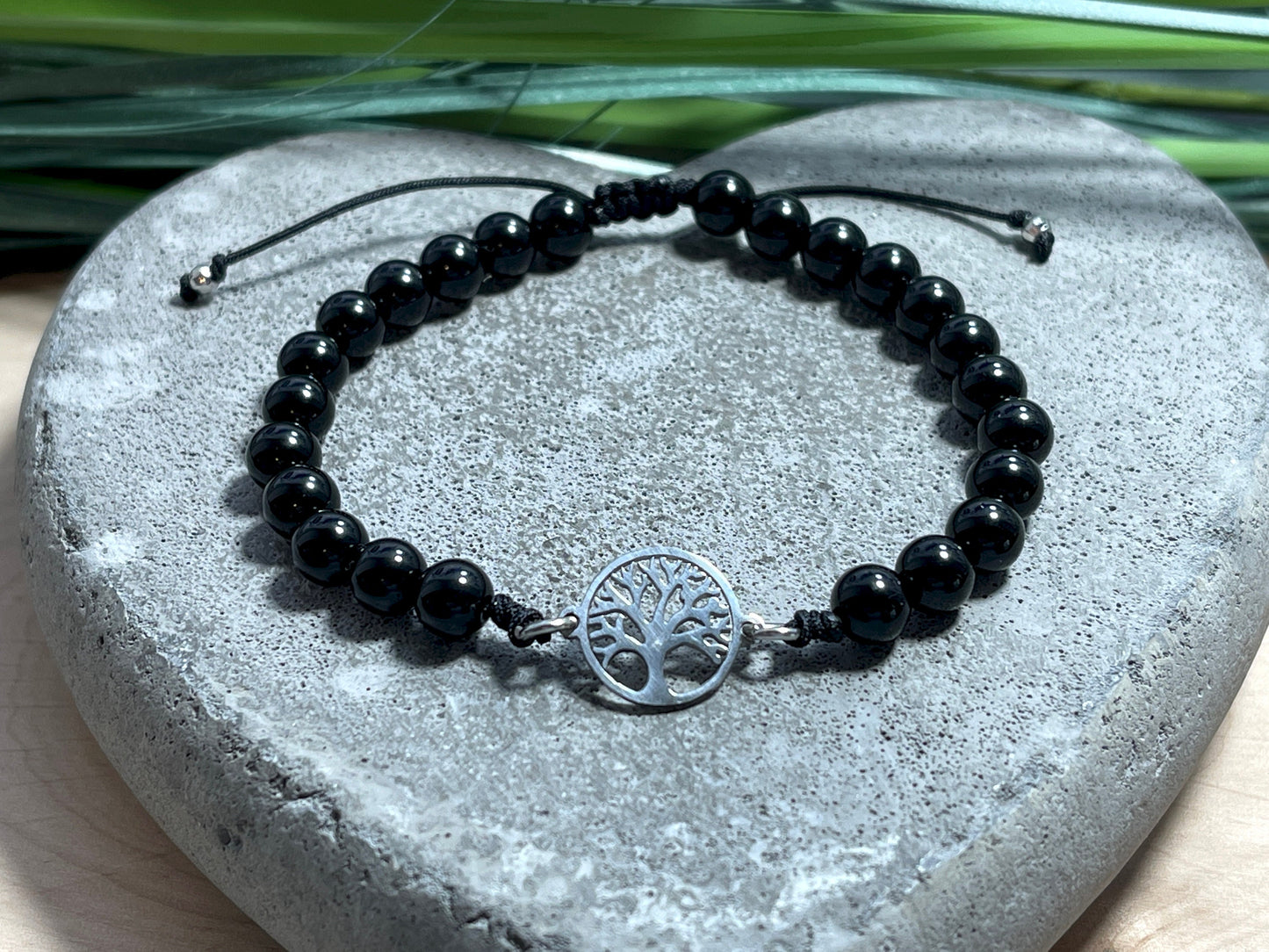 Makramee Armband Lebensbaum schwarzer Turmalin - Geburtsstein Oktober - Perlenarmband Schutzstein - Geschenk Liebe Glück Kraft - anpassbar