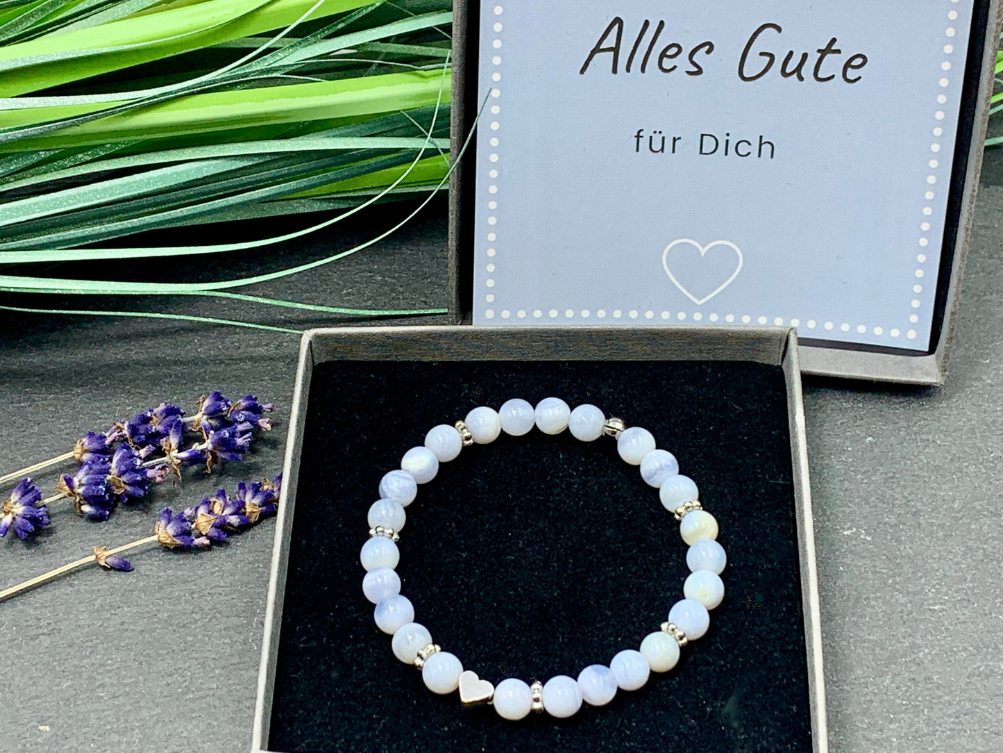 Perlenarmband Chalcedon echter Naturstein - Herz und Daisyperlen echt Platiniert - Geschenk Geburtstag Mama Liebe Freude Geburtstag