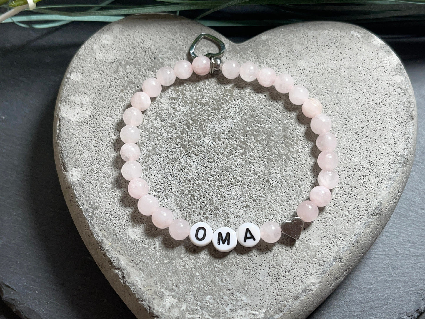 Perlenarmband Rosenquarz Oma - Geschenk Mama Geburt Liebe Andenken Lieblingsmensch Taufe - Wunschedelstein personalisierbar