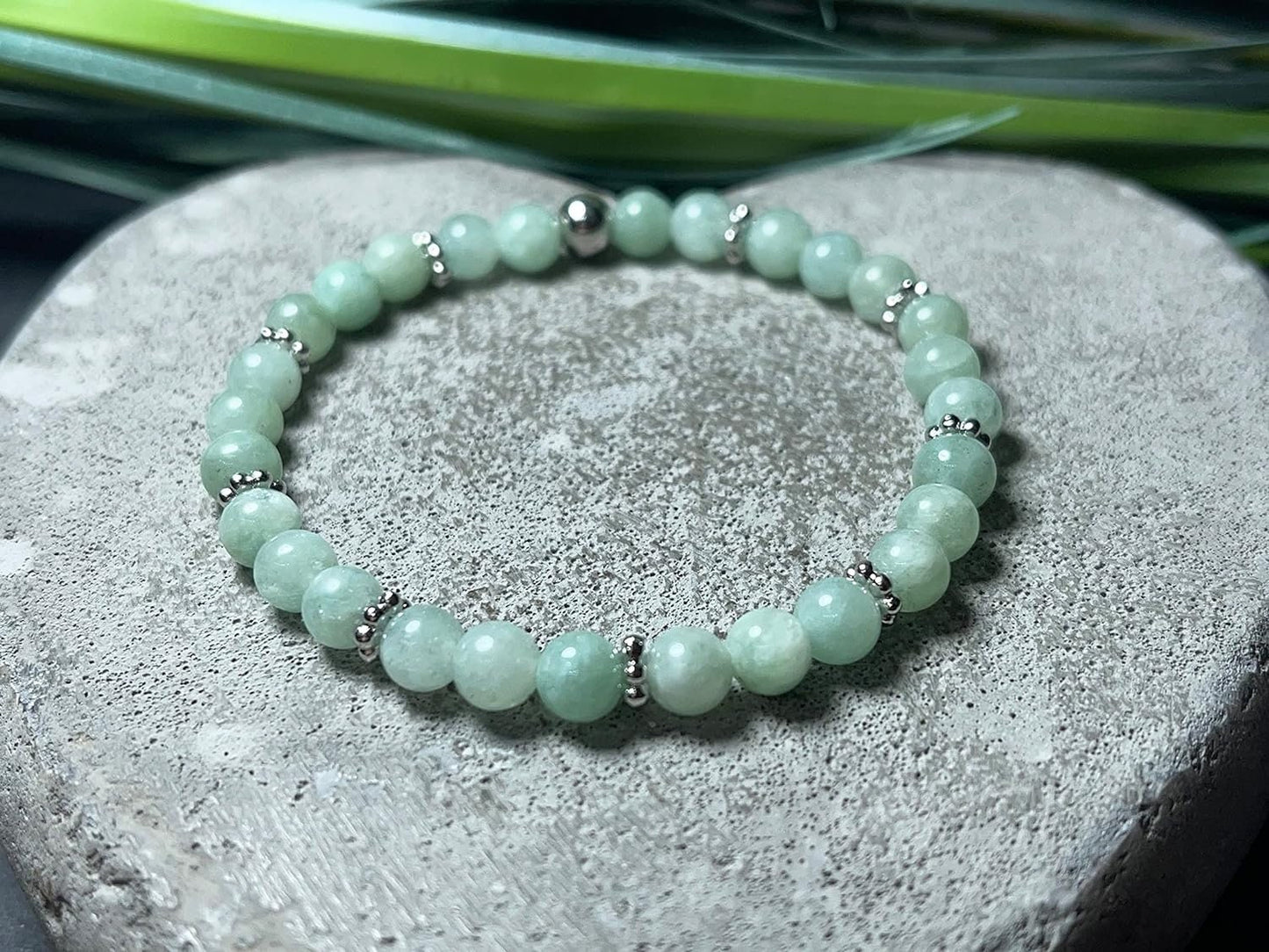 Jade Myanmar Armband mit Perlen 6mm Daisyperlen echt Platiniert oder Vergoldet - Handmade Perlenarmband Ausgeglichenheit innere Ruhe Mut