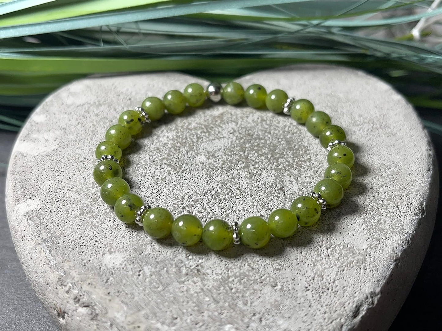Jade Kanada Armband mit Perlen echt 6mm Daisyperlen echt Platiniert oder Vergoldet - Handmade Perlenarmband Mut Harmonie Ausgeglichenheit