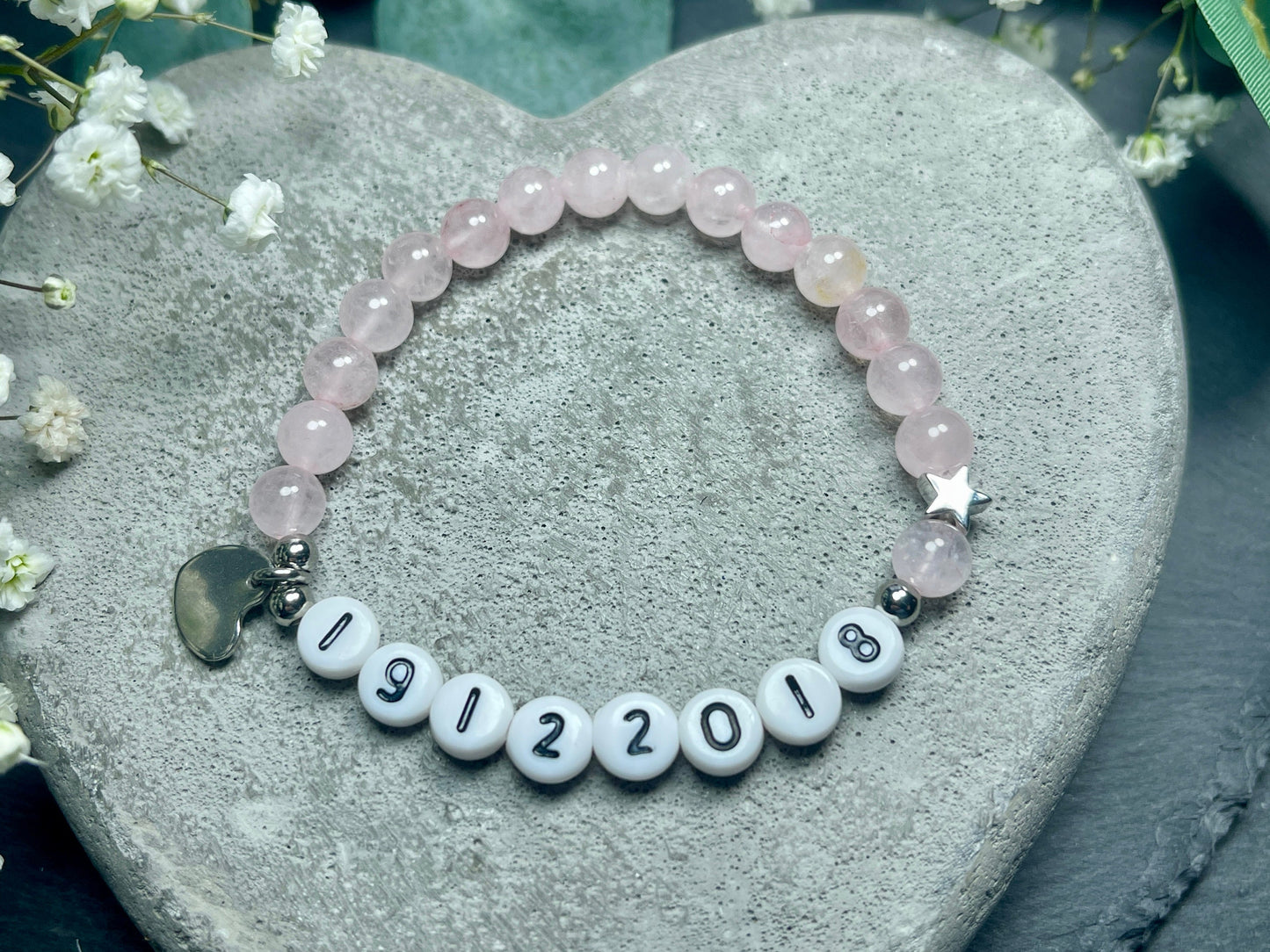 Armband Rosenquarz mit Namen Datum - Stern Platiniert - Geschenk Lieblingsmensch Liebe - Perlenarmband mit Namen - Erinnerungsarmband