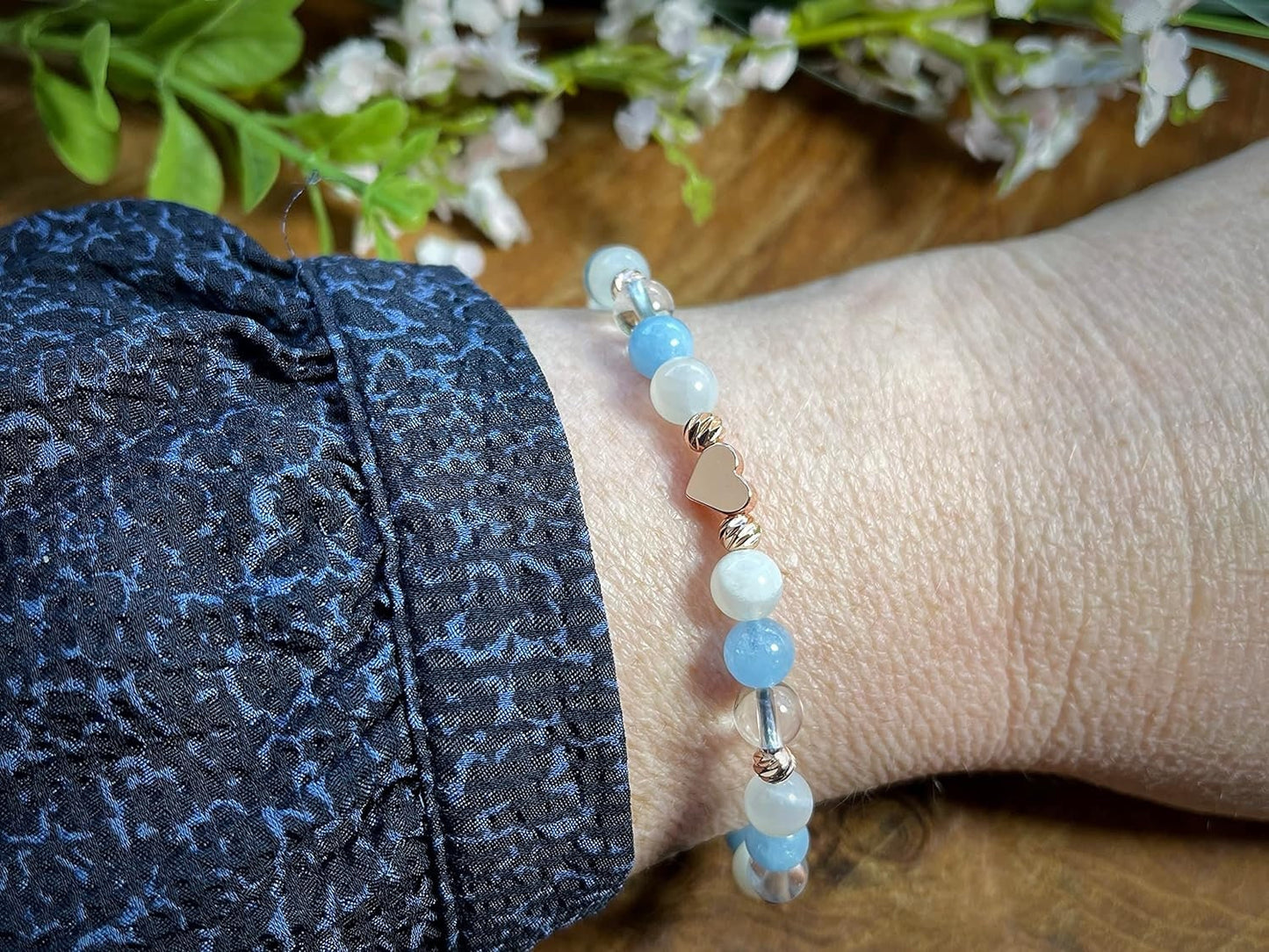 Armband Mondstein Bergkristall Aquamarin Makramee - Facettenperlen Roségold plated - Perlenarmband Klarheit Kommunikation innerer Frieden