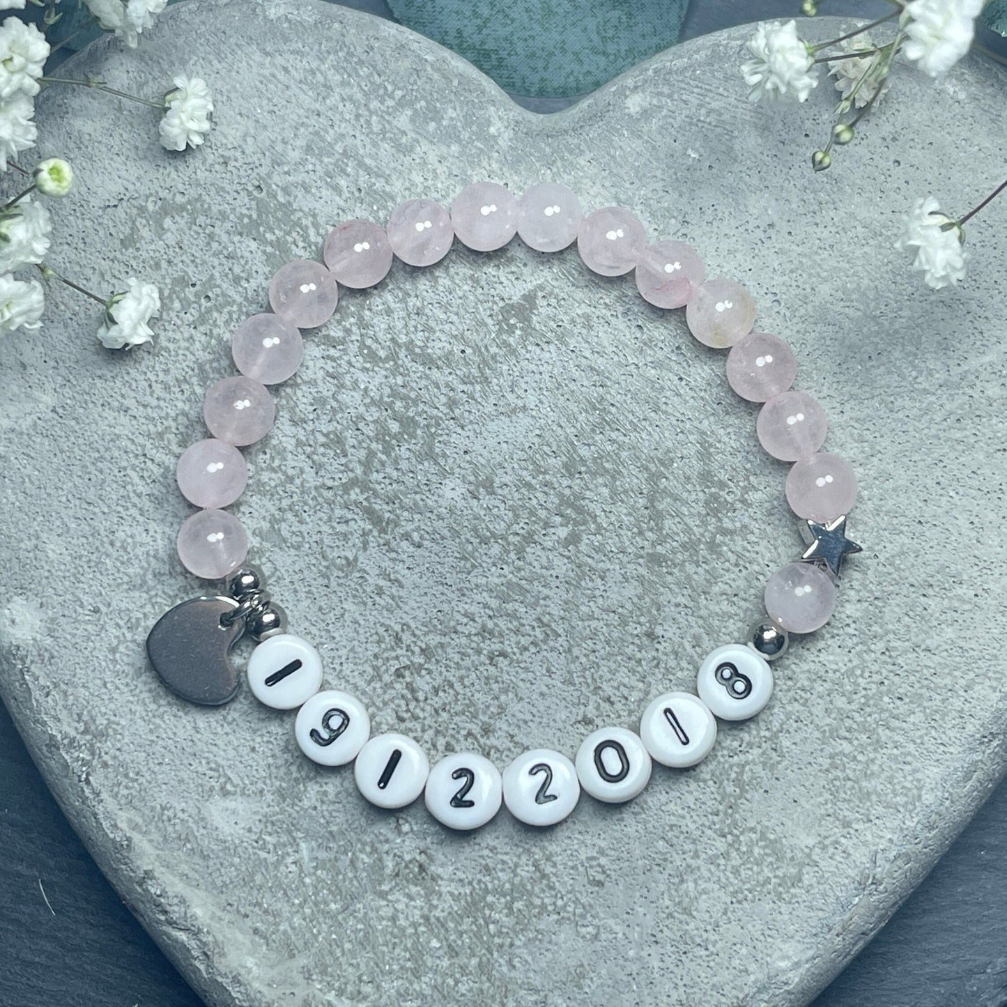 Armband Rosenquarz mit Namen Datum - Stern Platiniert - Geschenk Lieblingsmensch Liebe - Perlenarmband mit Namen - Erinnerungsarmband