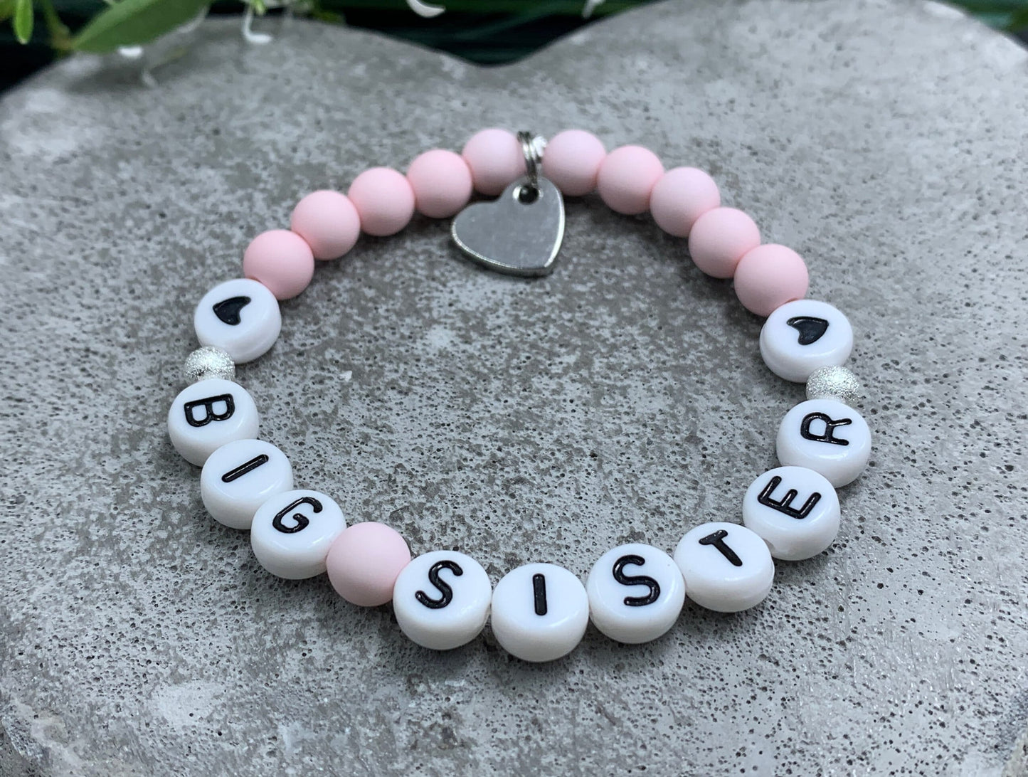 Armband Big Sister Rosa Acryl - Geschenk kleine Schwester kleiner Bruder Kinderarmaband mit Namen - Wunschfarbe personalisierbar