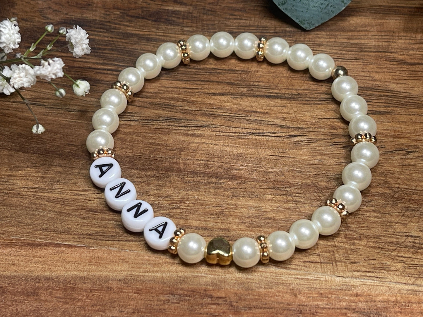 Perlenarmband mit Namen - hochwertig gewachste Glasperlen Perlmuttimitat - Geschenk Mama Lieblingsmensch Mädchen Kinder - personalisierbar
