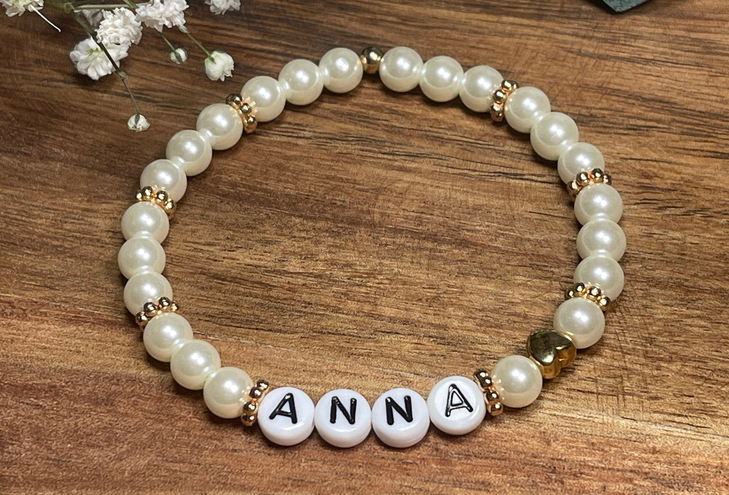 Perlenarmband mit Namen - hochwertig gewachste Glasperlen Perlmuttimitat - Geschenk Mama Lieblingsmensch Mädchen Kinder - personalisierbar