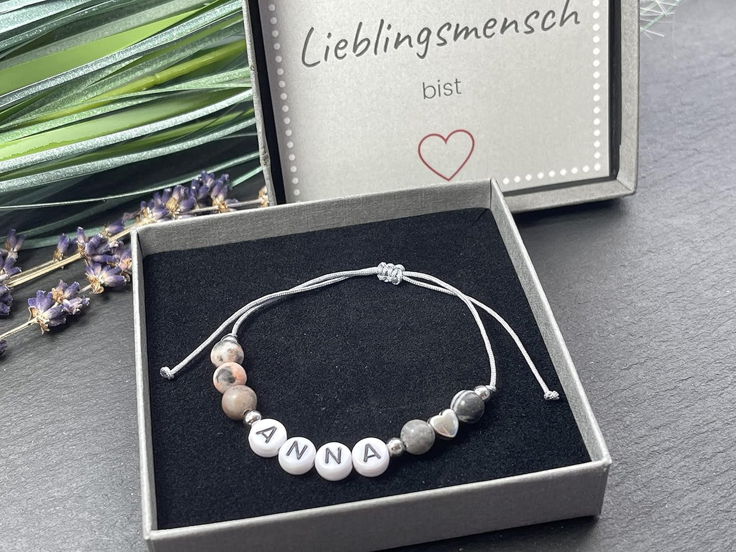 Majas Perlen Armband mit Namen Zebra Jaspis Herz DQ - alle Größen einstellbar XS bis XXL - echte Edelsteine und Edelstahl - Unisex