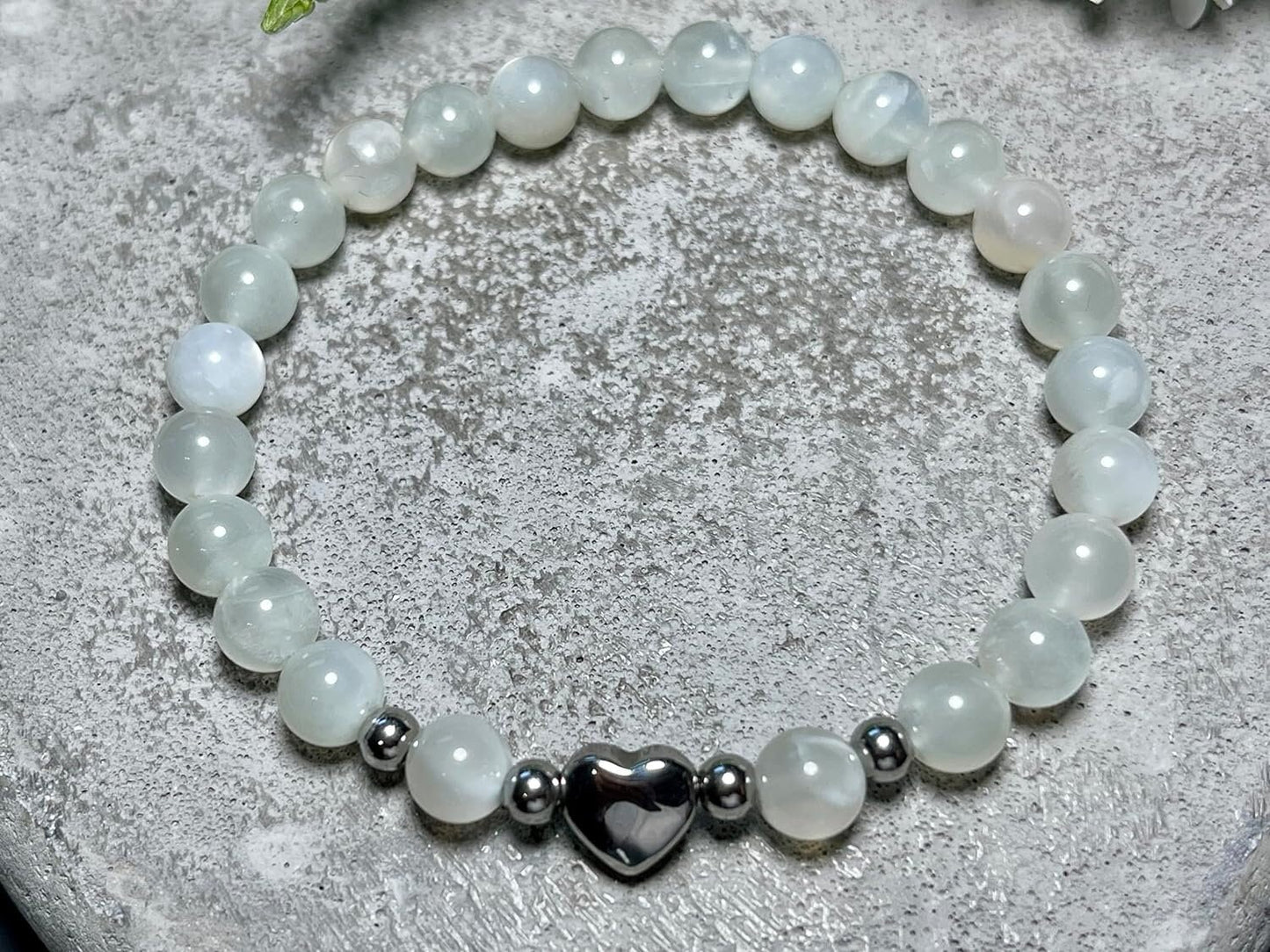Armband Mondstein Herz Edelstahl Silber - Perlenarmband Sensibilität Fruchtbarkeit Weiblichkeit - Spiritueller Schmuck Damen Mädchen