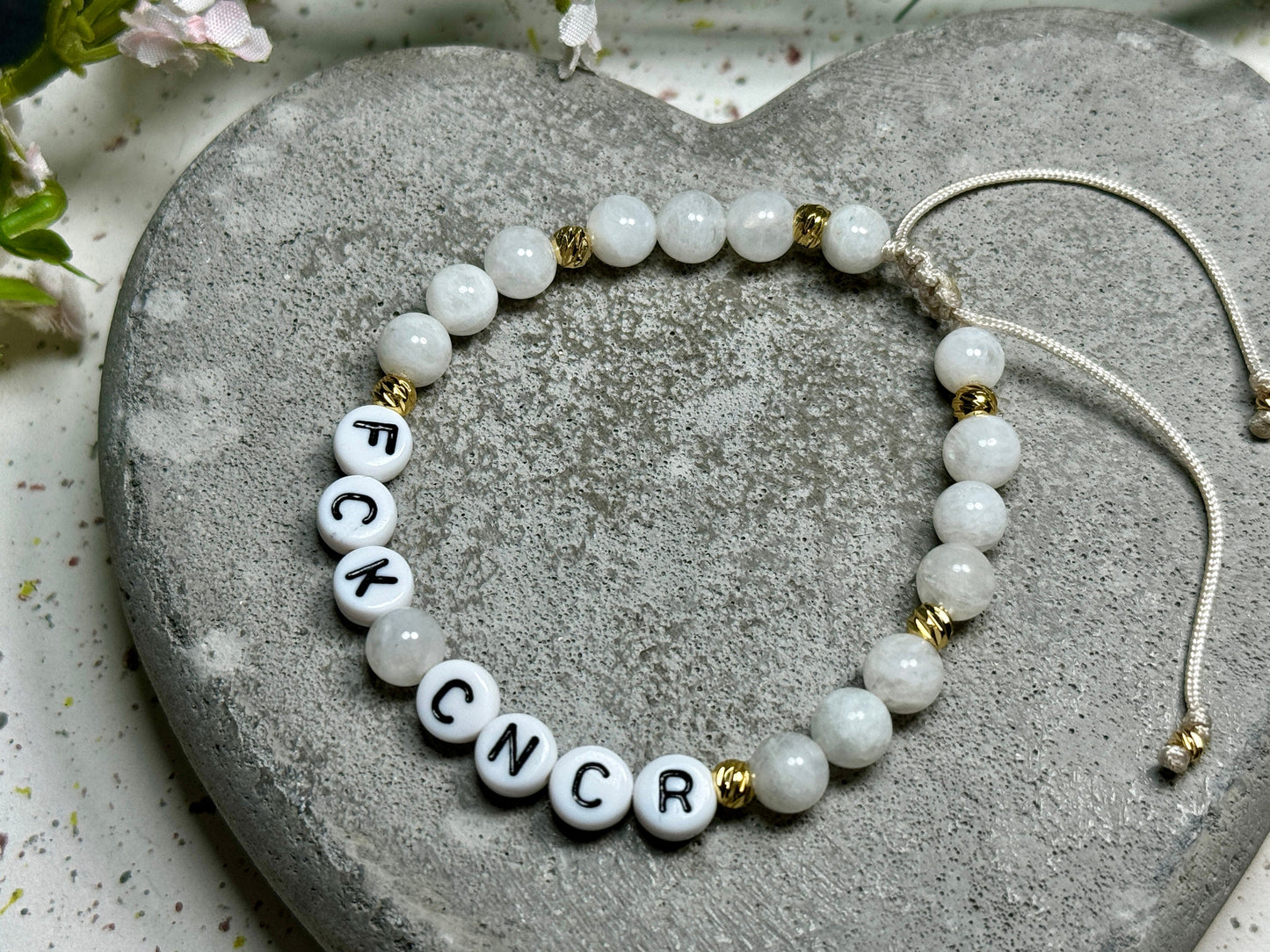 Armband Fuck Cancer Mondstein vergoldet Makramee Geschenk Aufmunterung Genesung Brustkrebs Wunschedelstein Perlenarmband Schutzstein