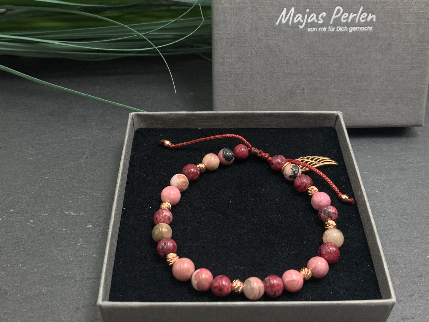 Perlenarmband Rhodonit und Achat - Facettenperlen Rosegold plated - Makramee - Größe verstellbar