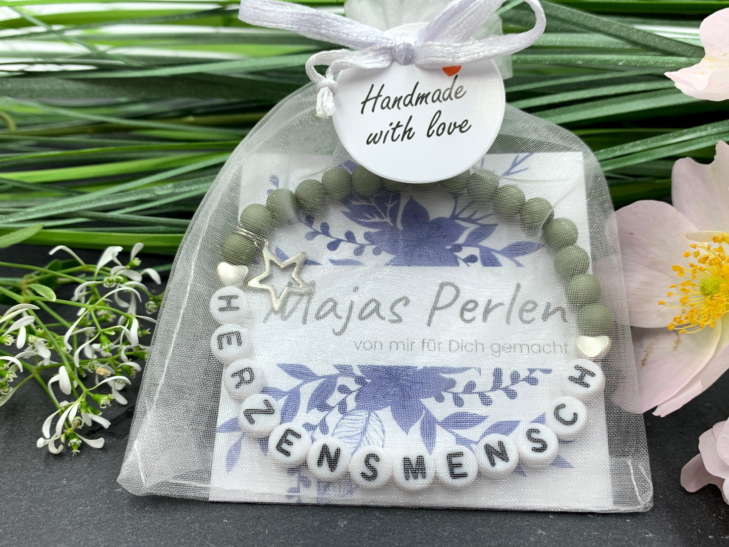 Armband Herzensmensch oliv Acryl - Namensarmband personalisierbar - Geschenk Lieblingsmensch Mama Mädcehn - Wunschfarbe - Handmade personalisierbar