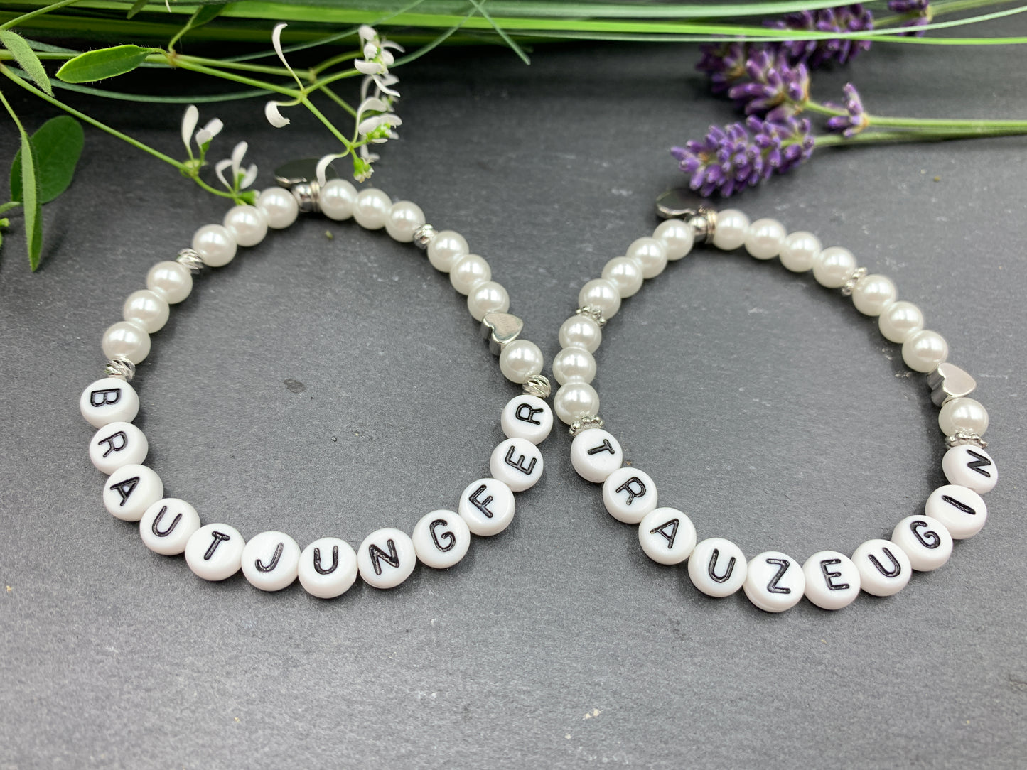 Armband Trauzeugin weiß Perlmuttimitat Glas Herz hochwertig platiniert - Geschenk Brautjungfer rund um JGA - Hochzeitsschmuck