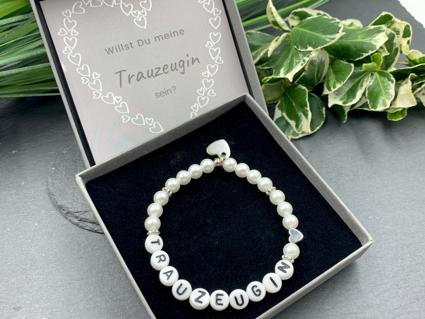 Armband Trauzeugin weiß Perlmuttimitat Glas Herz hochwertig platiniert - Geschenk Brautjungfer rund um JGA - Hochzeitsschmuck