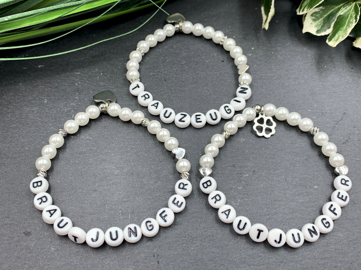 Armband Trauzeugin weiß Perlmuttimitat Glas Herz hochwertig platiniert - Geschenk Brautjungfer rund um JGA - Hochzeitsschmuck