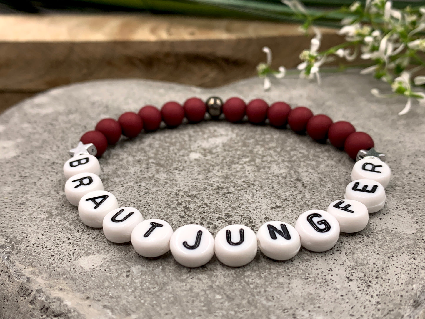 Armband Brautjungfer bordeaux Acrylperlen - Geschenk Brautjungfer Trauzeugin - Andenken heiraten JGA - Handmade personalisierbar