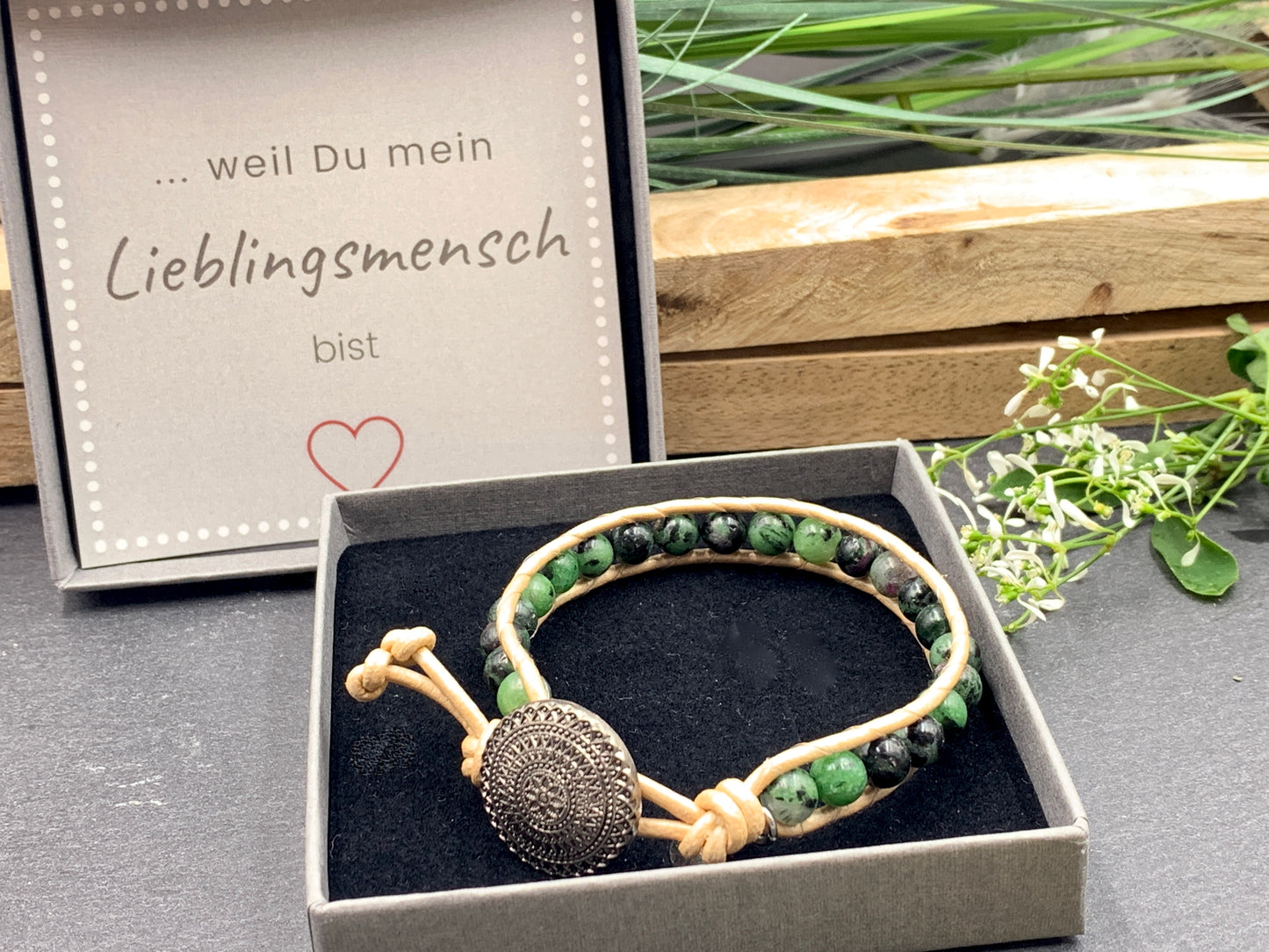 Armband Rubin in Zoisit, Bohoarmband mit Leder, Lieblingsarmband, Geschenkidee für mich